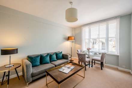 1 bed flat to rent in London W1J