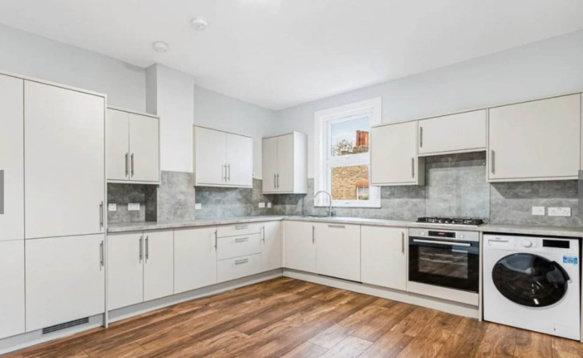 London W5 4SL 3 bed maisonette rental property internal/external image-2