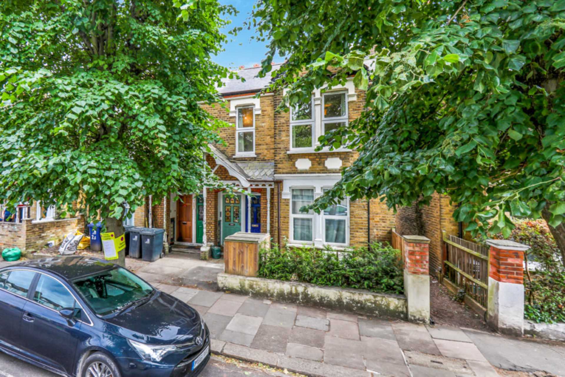 London W5 4SL 3 bed maisonette rental property internal/external image-9