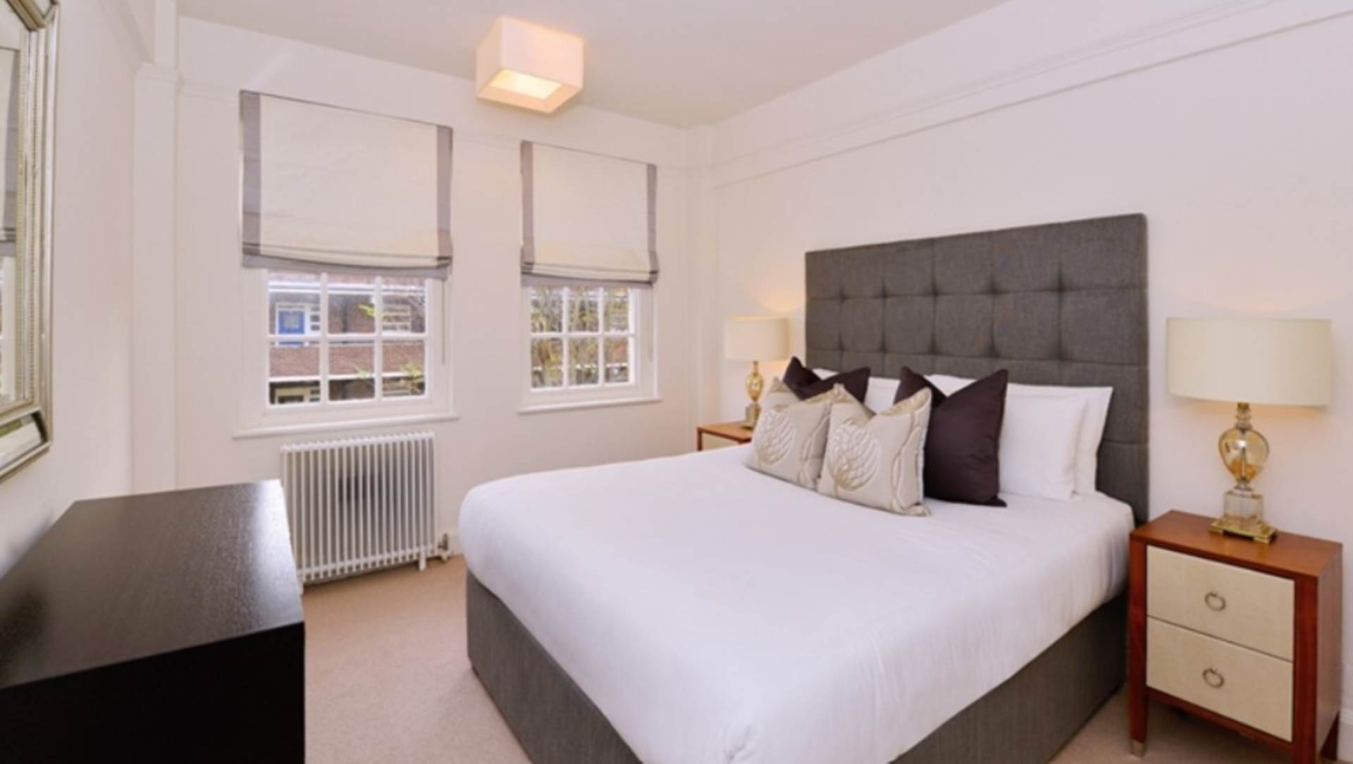 London SW3 6SH 2 bed flat rental property internal/external image-4