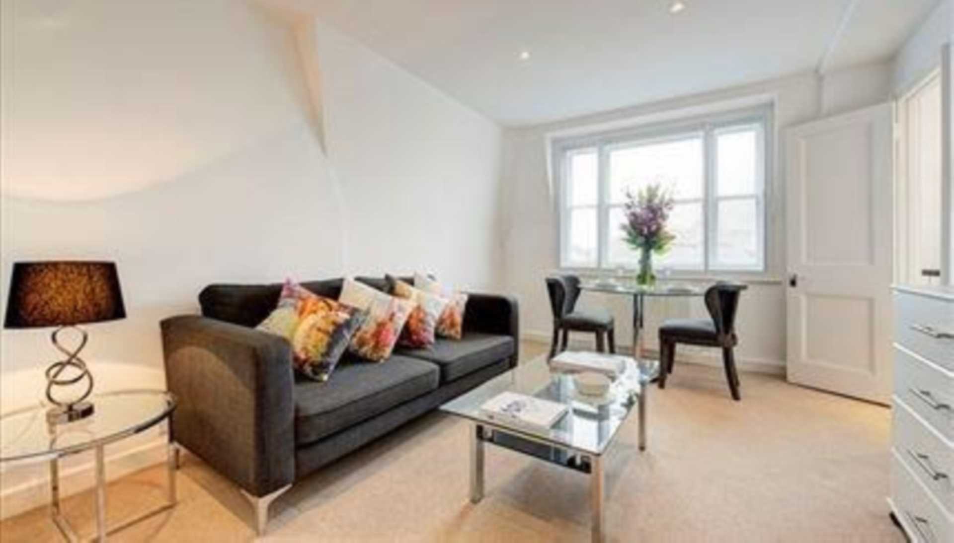 London W1J 5LY 1 bed studio rental property internal/external image-2