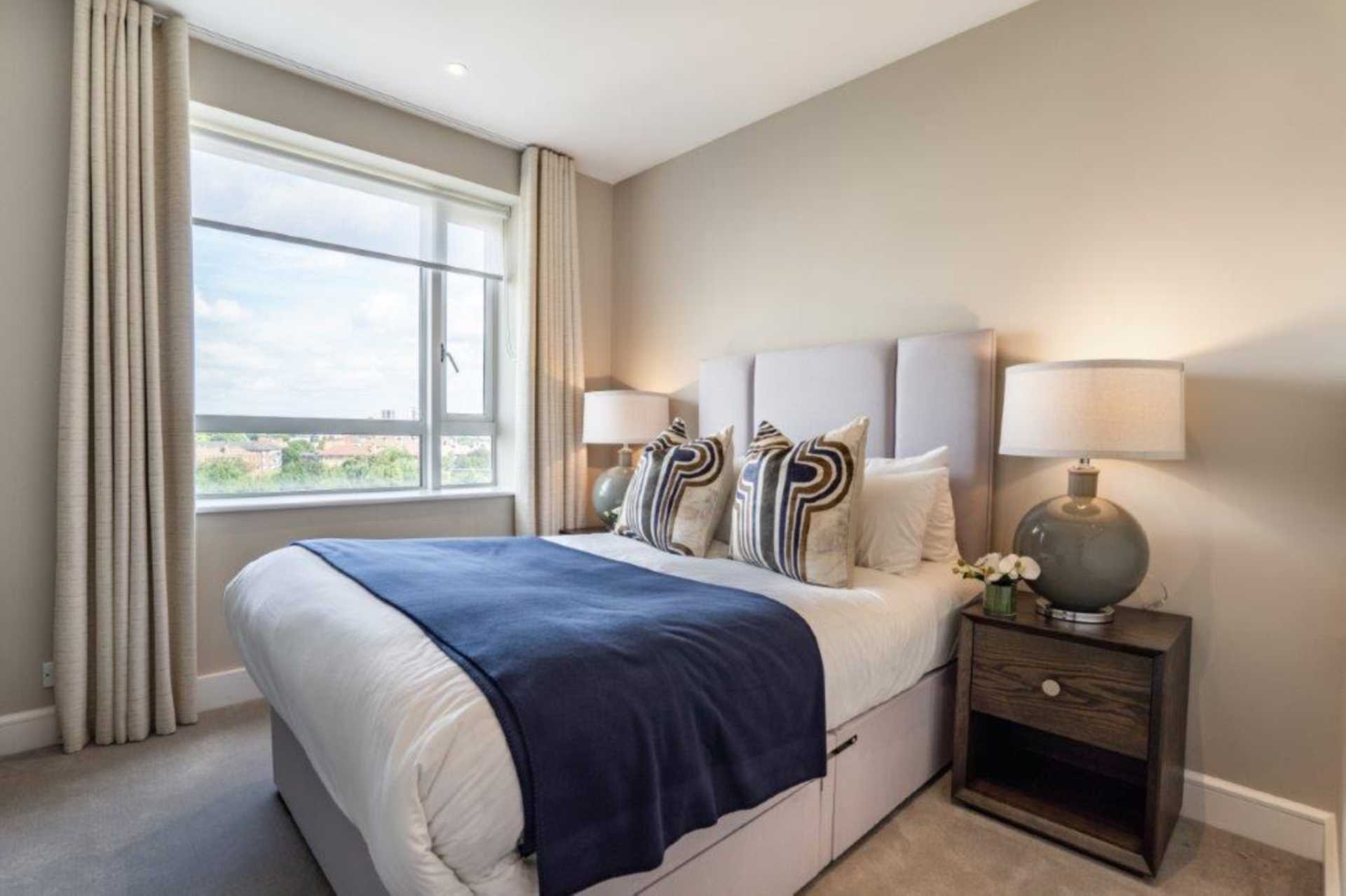 ロンドン E14 8RW 2ベッドフラット 賃貸物件の内外装写真-4