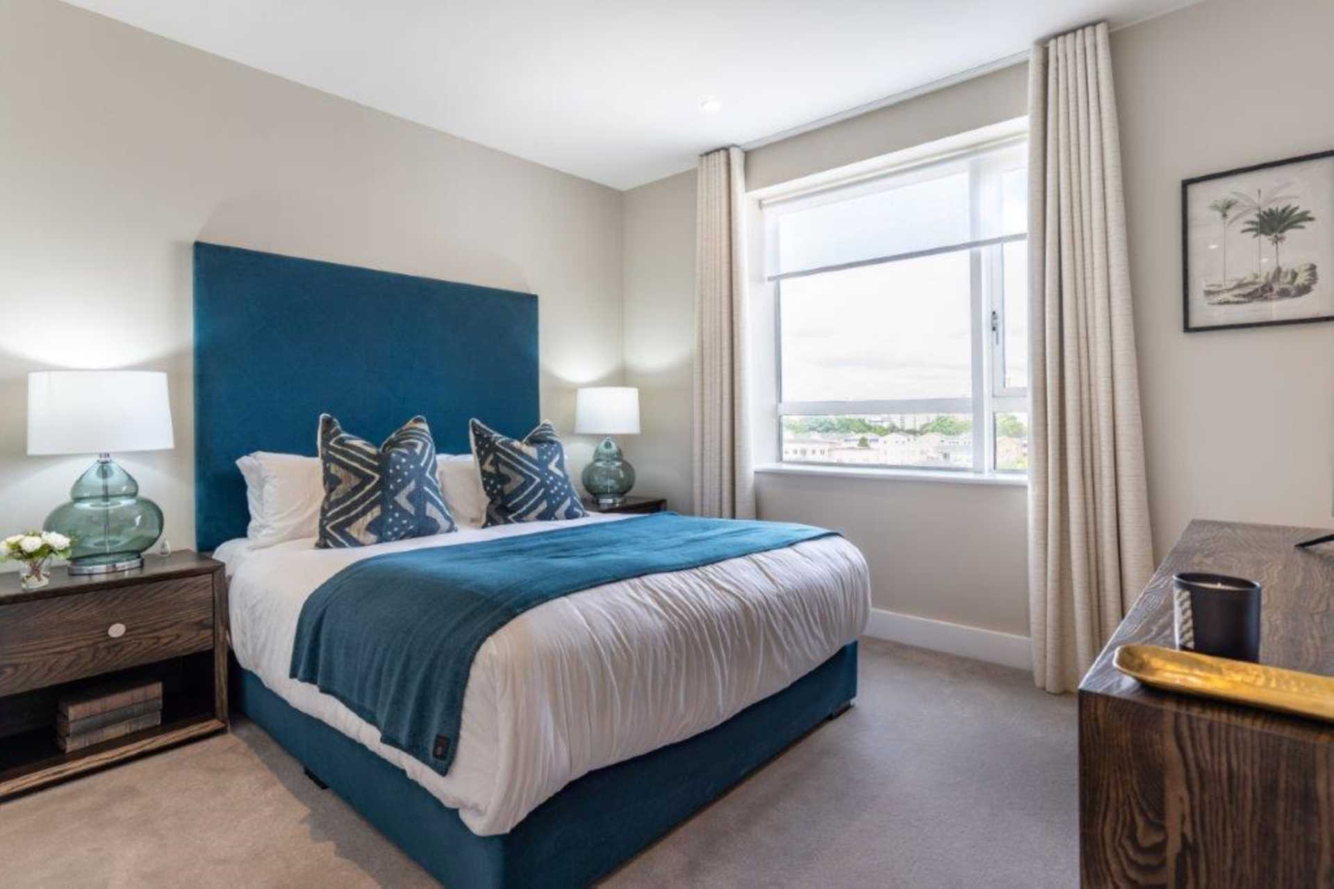 ロンドン E14 8RW 2ベッドフラット 賃貸物件の内外装写真-5