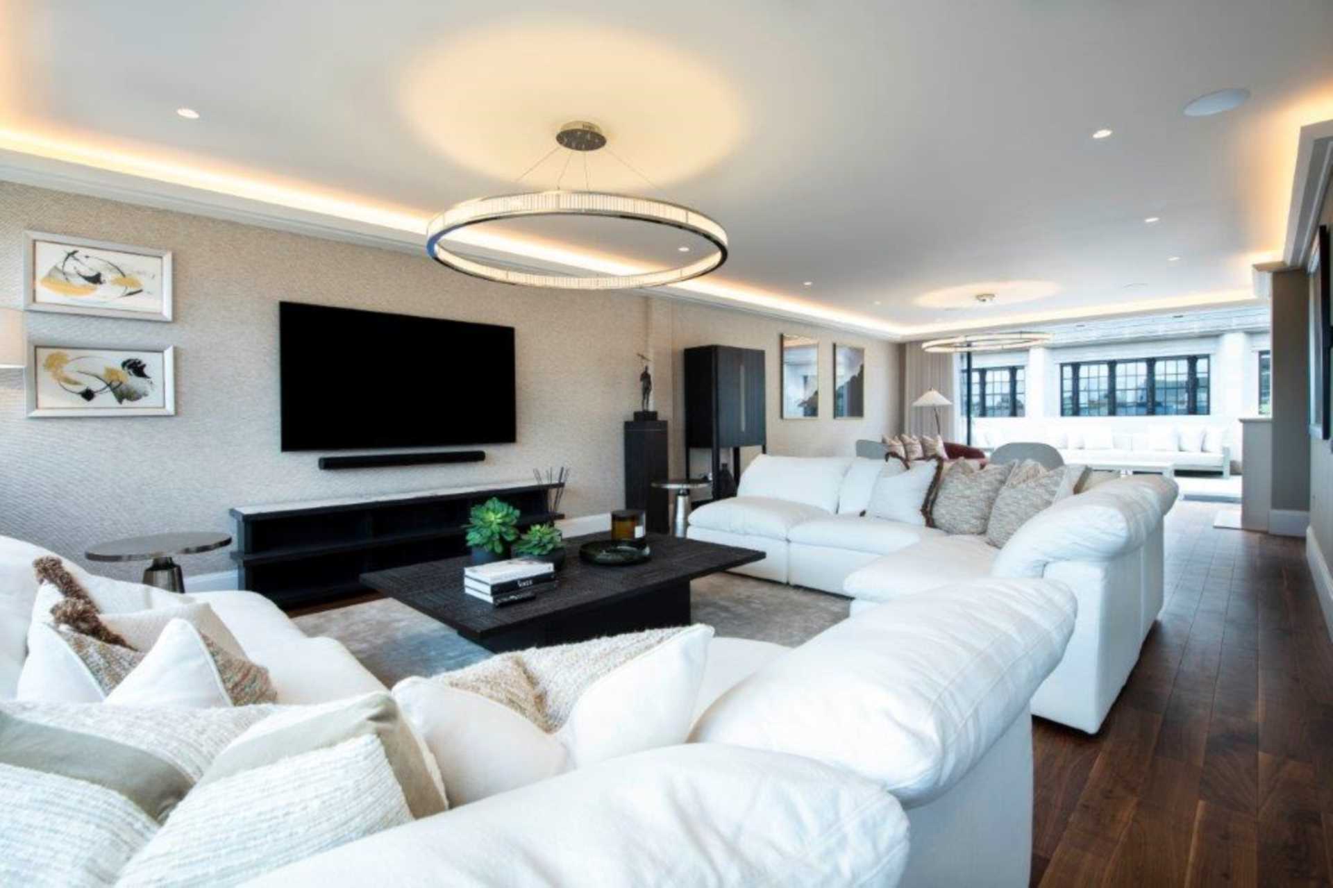London W8 5EH 3 bed flat rental property internal/external image-9