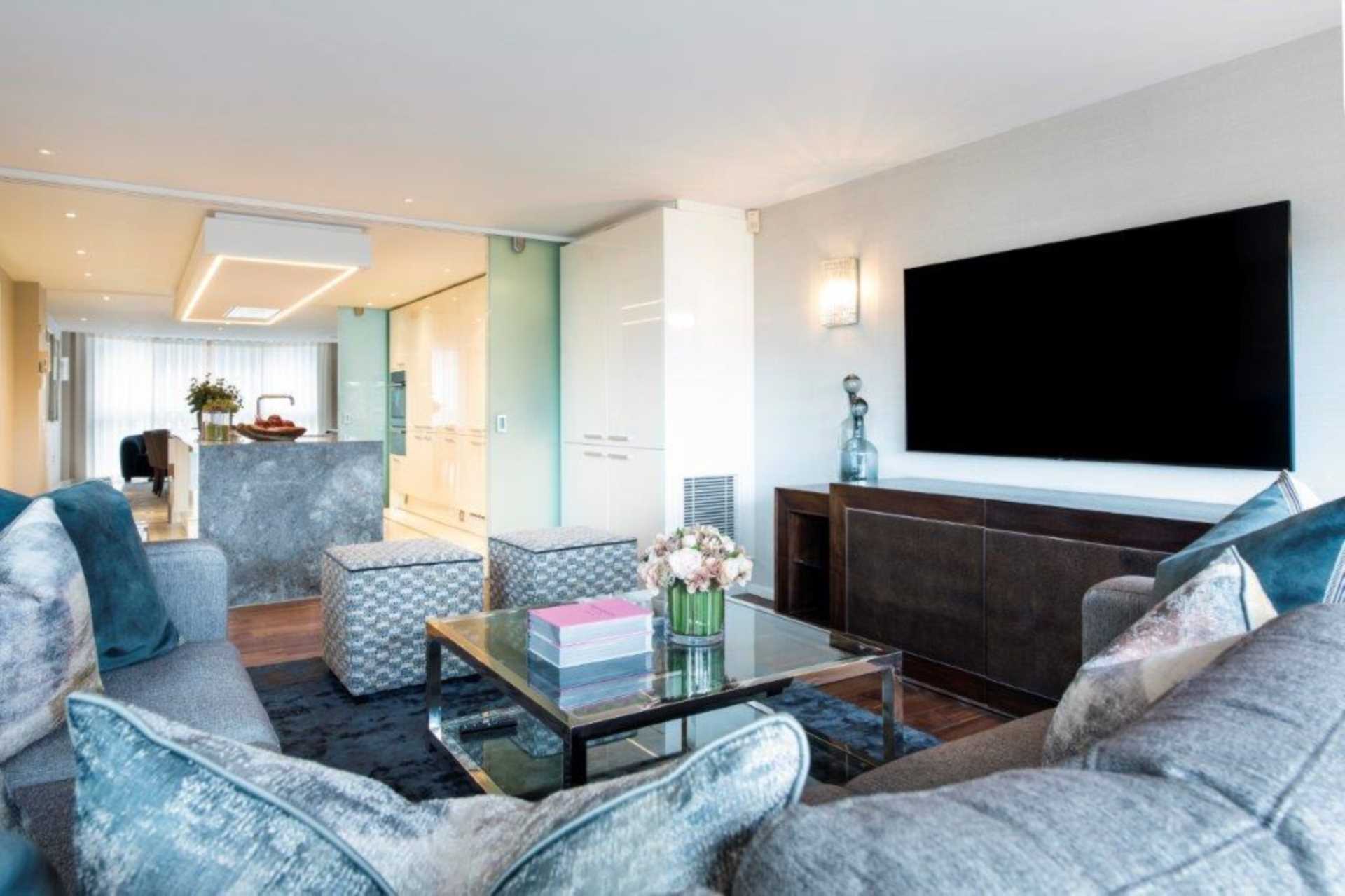 London W8 5EH 3 bed flat rental property internal/external image-1