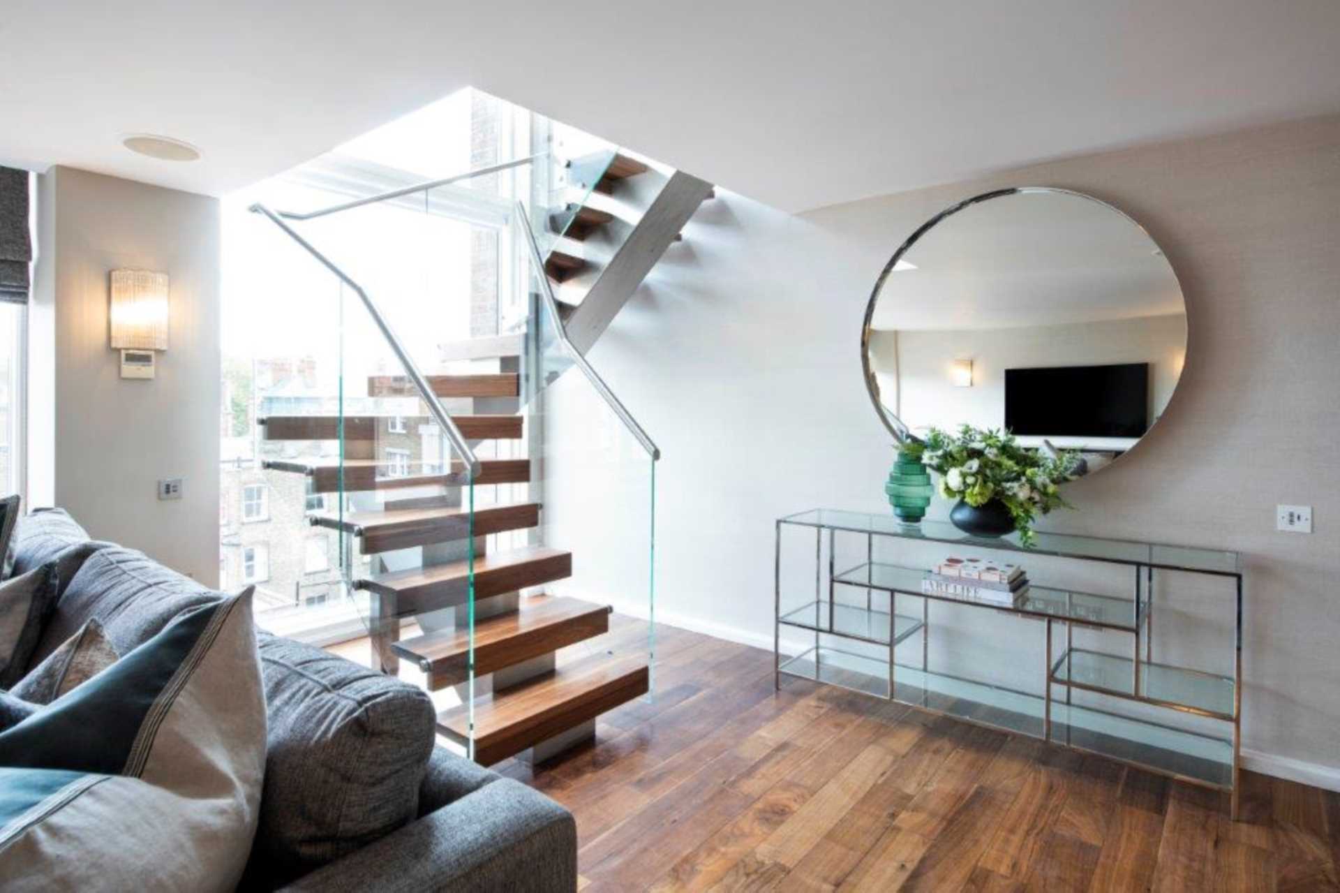 London W8 5EH 3 bed flat rental property internal/external image-4