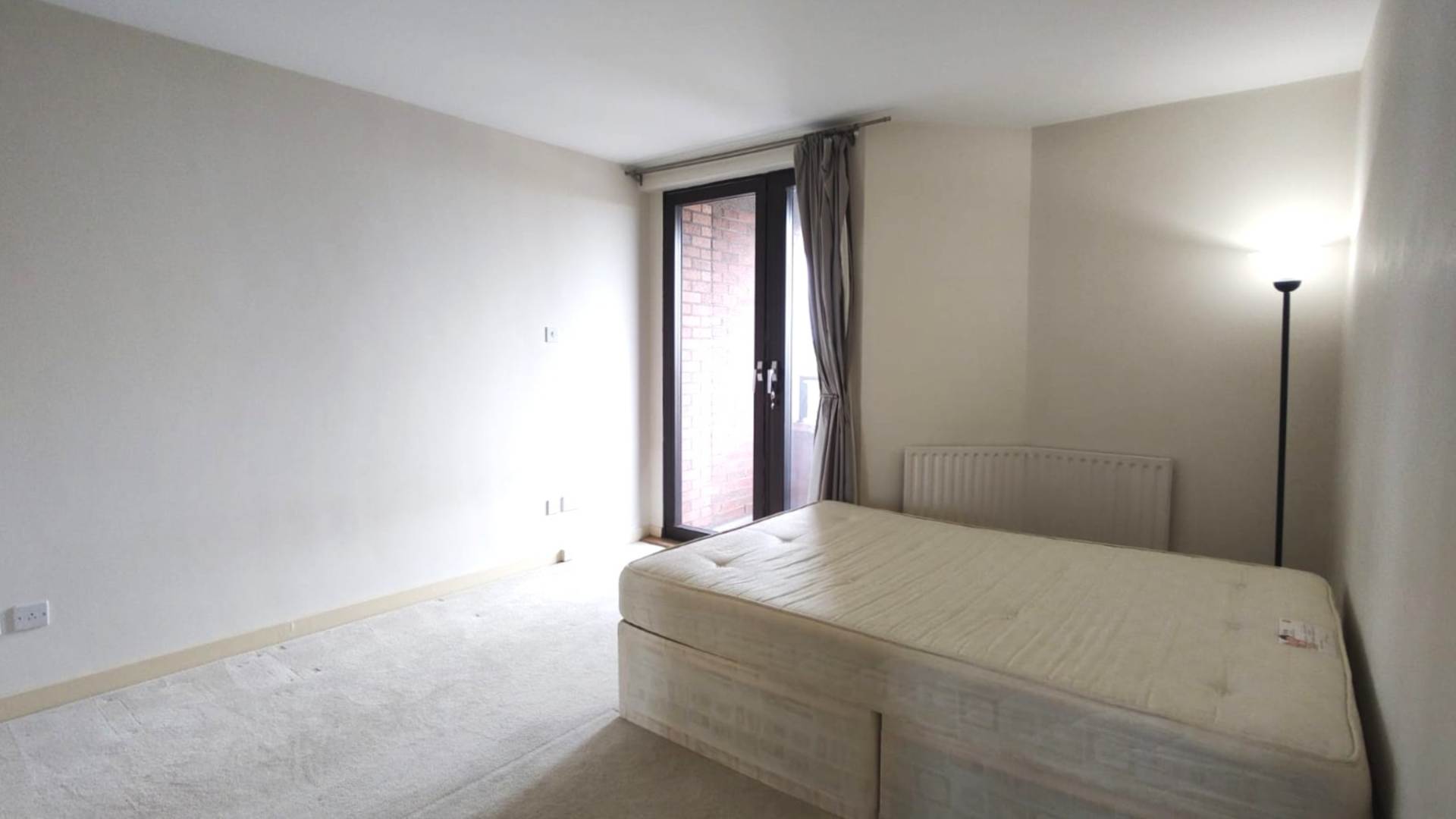 London NW3 6HT 2 bed maisonette rental property internal/external image-8