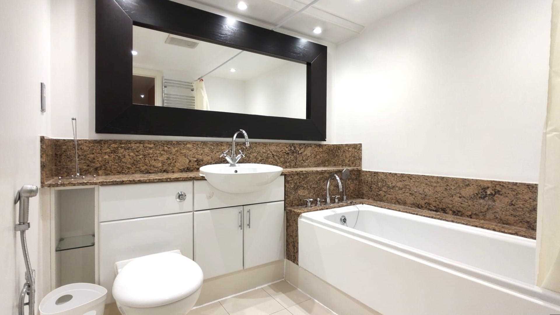 London NW3 3NW 2 bed flat rental property internal/external image-7