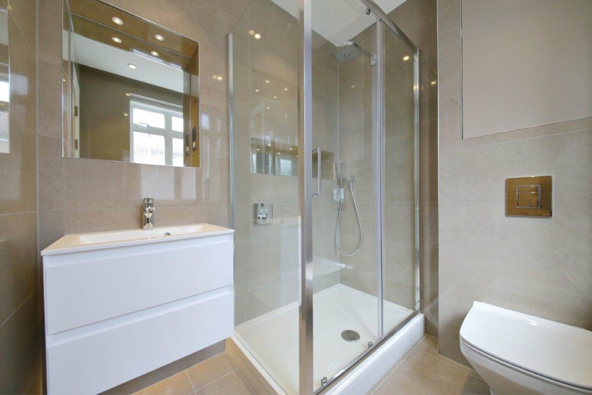 London NW11 8BL 2 bed flat rental property internal/external image-7