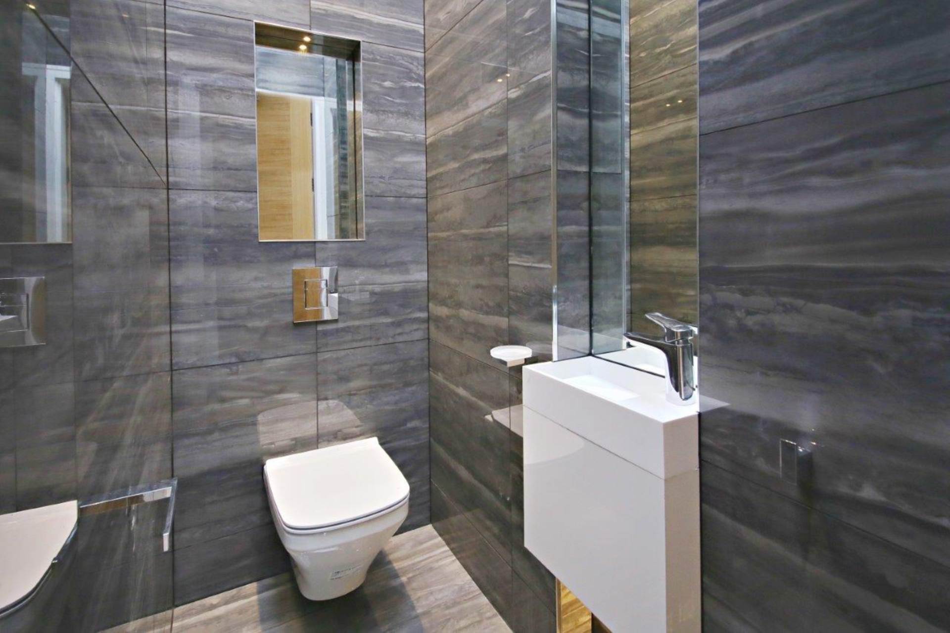 London NW11 8BL 3 bed flat rental property internal/external image-14