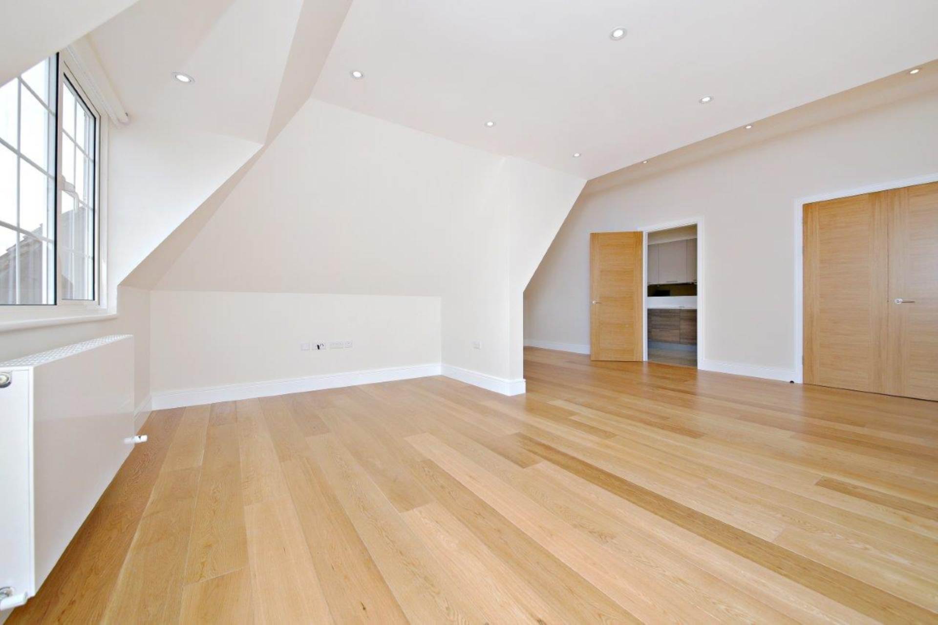London NW11 8BL 3 bed flat rental property internal/external image-3