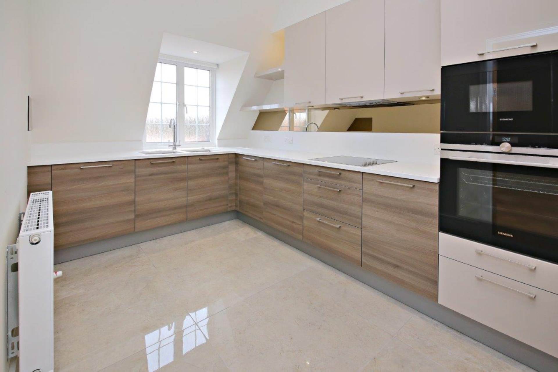 London NW11 8BL 3 bed flat rental property internal/external image-5