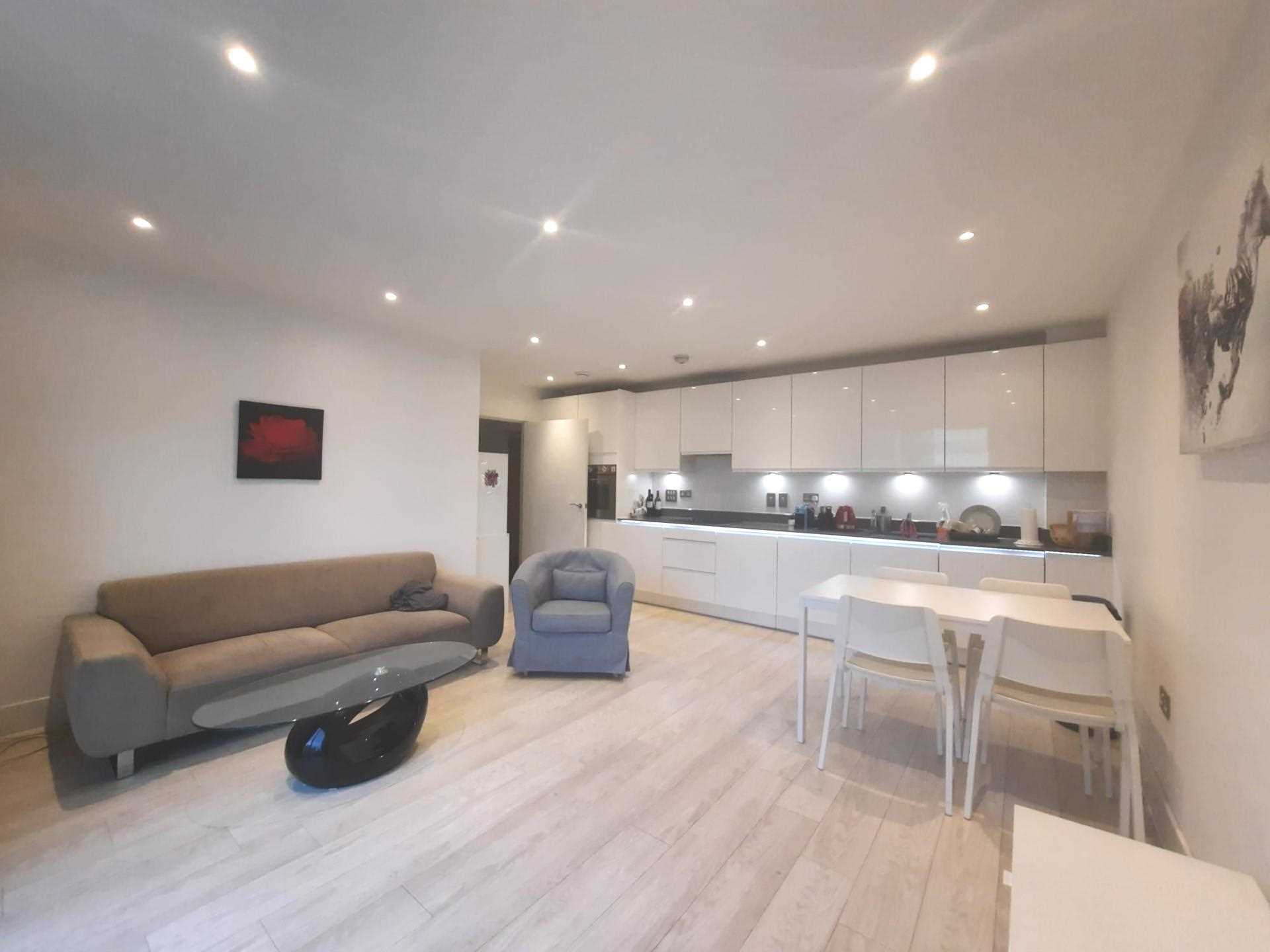 London NW10 7GB 2 bed flat rental property internal/external image-1