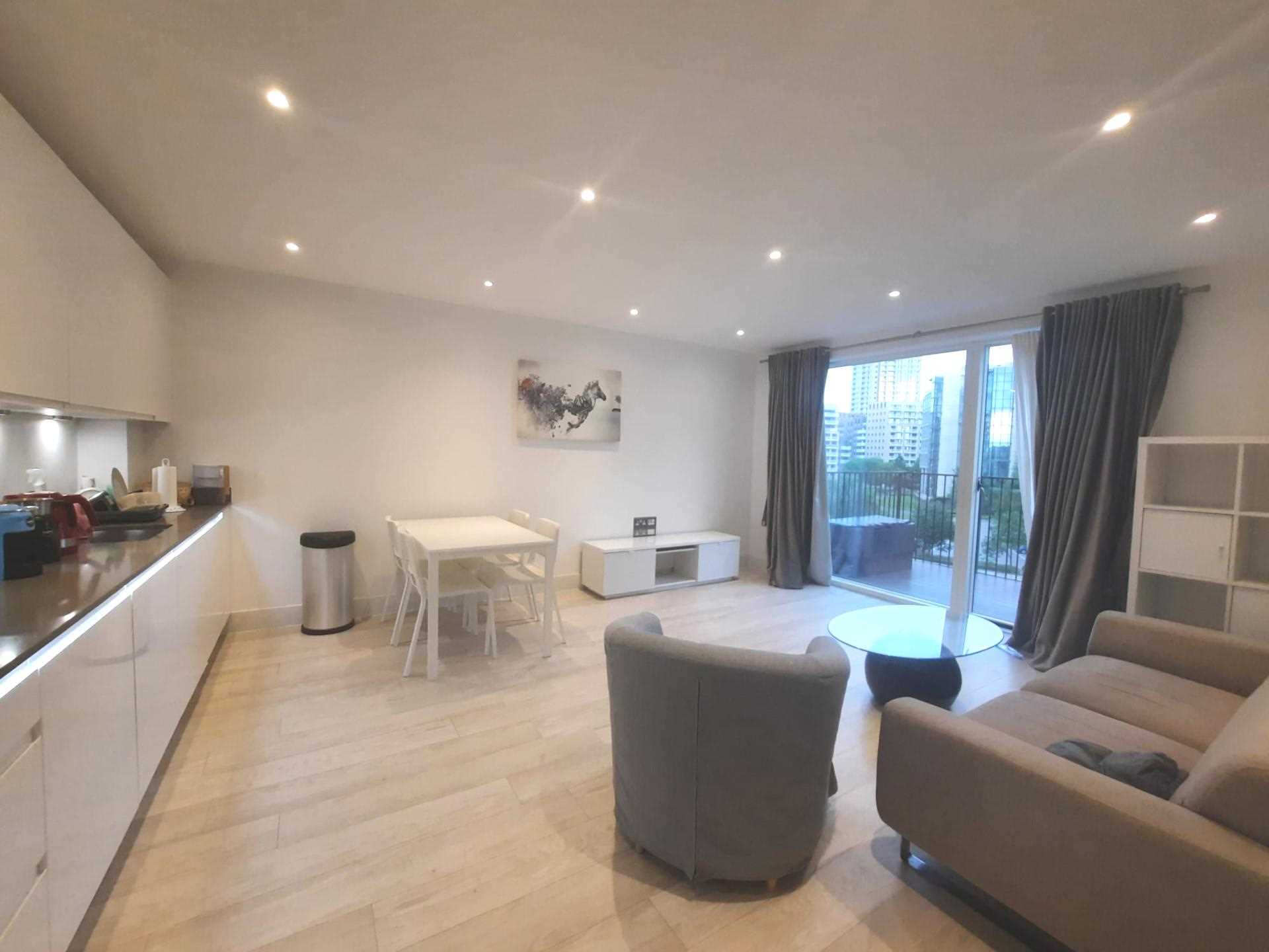 London NW10 7GB 2 bed flat rental property internal/external image-2