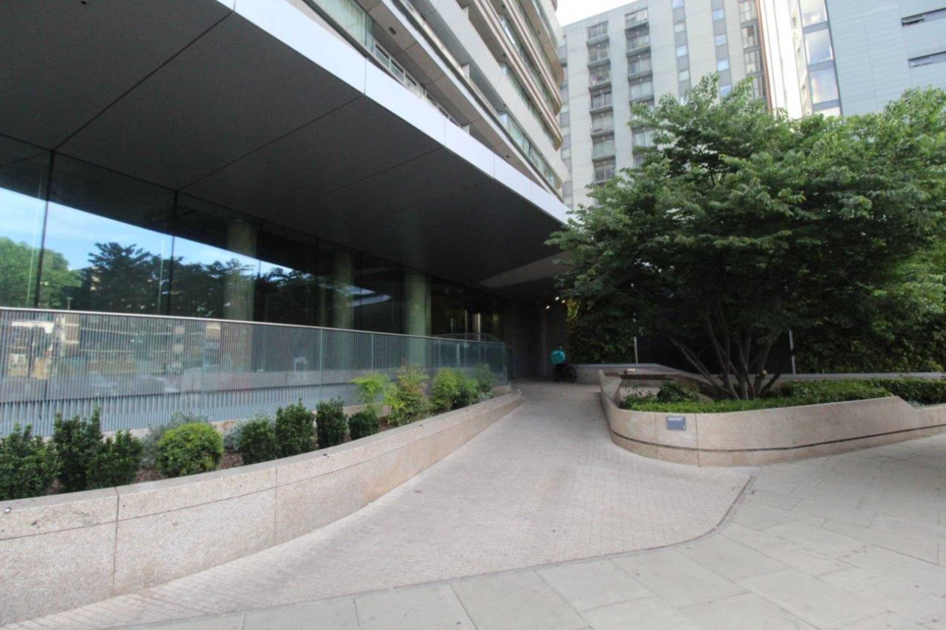 London EC1V 1AF 3 bed flat rental property internal/external image-12