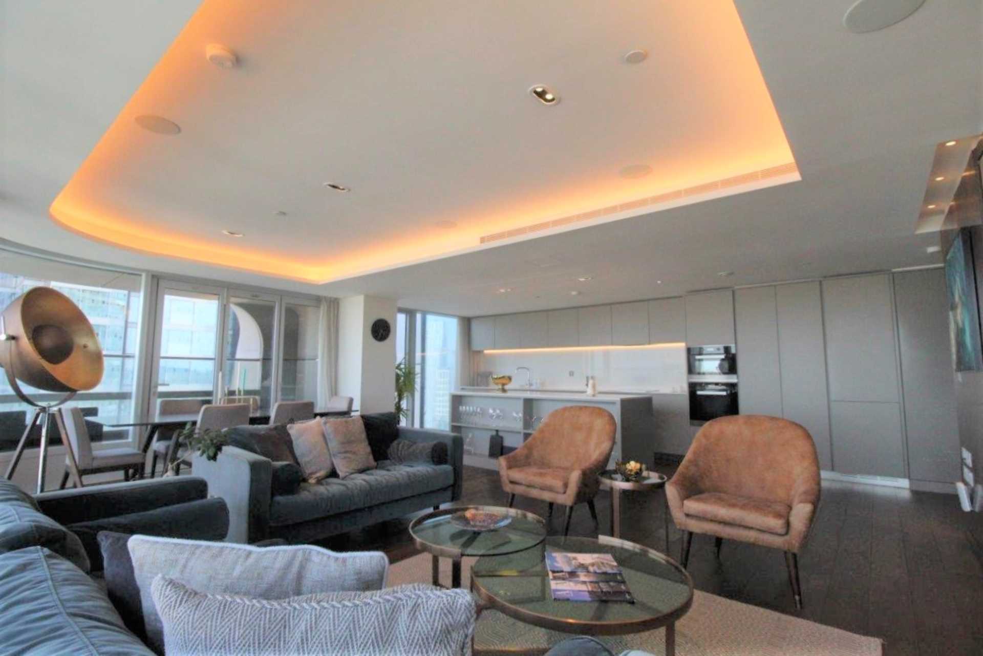 London EC1V 1AF 3 bed flat rental property internal/external image-1