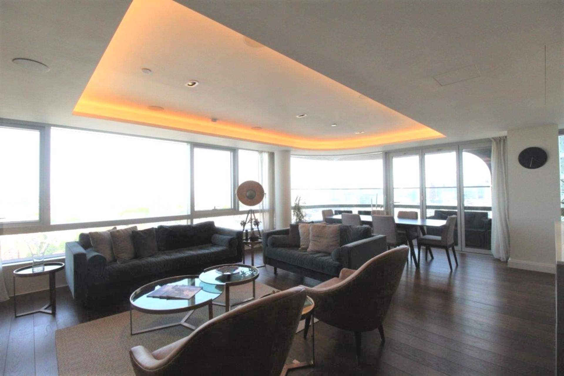 London EC1V 1AF 3 bed flat rental property internal/external image-2