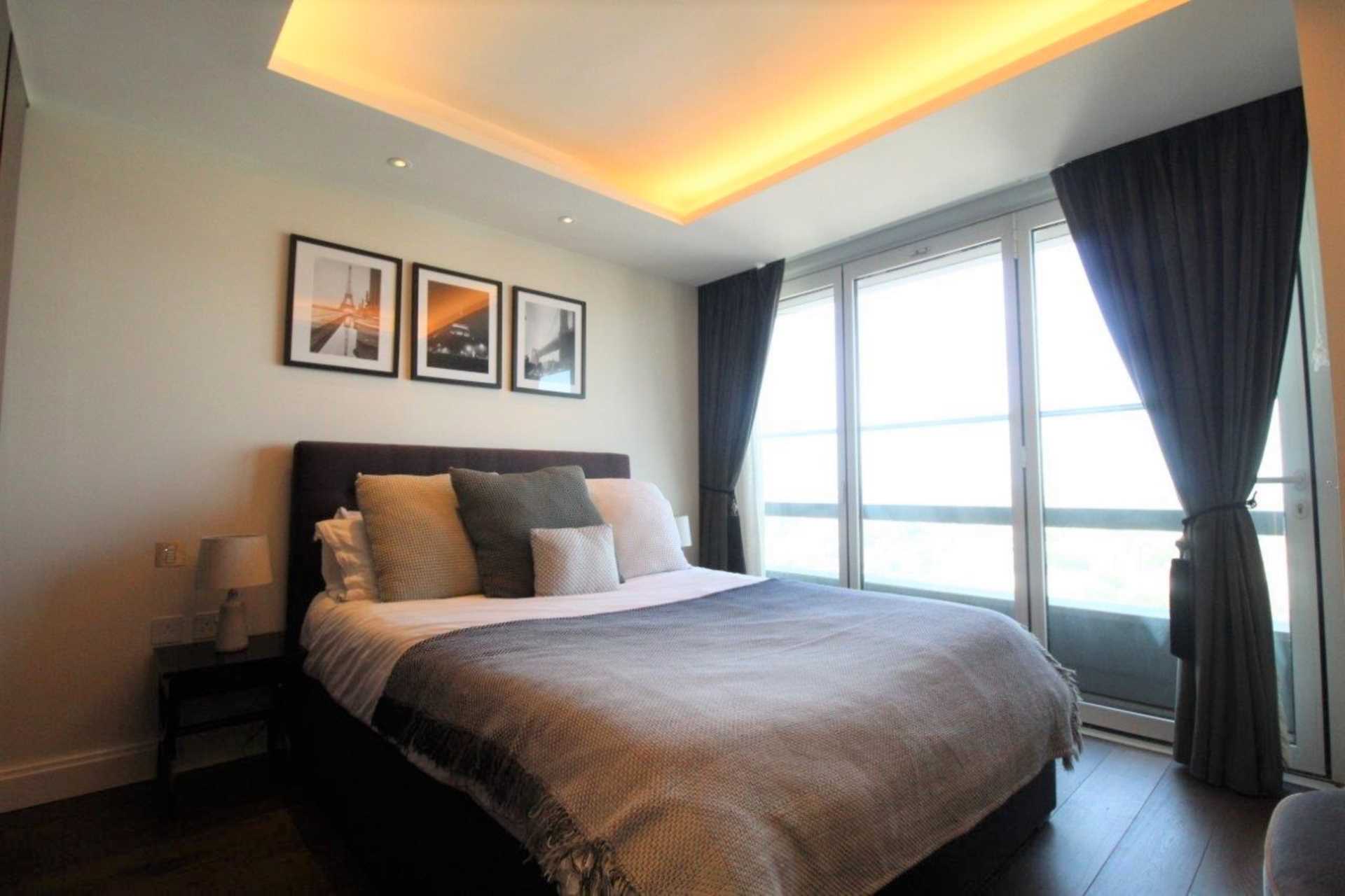 London EC1V 1AF 3 bed flat rental property internal/external image-7