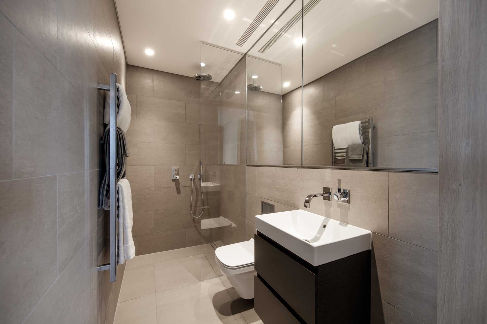 London EC2A 2BA 2 bed flat sales property internal/external image-9