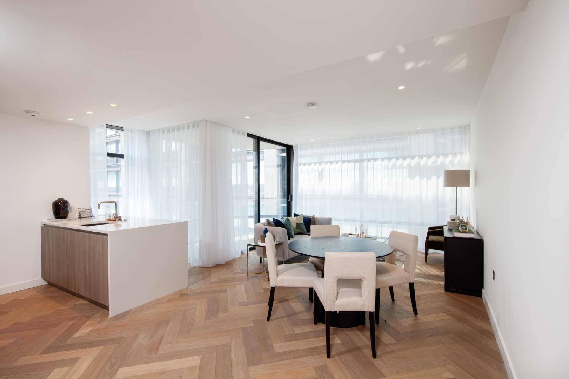 London EC2A 2BA 2 bed flat sales property internal/external image-2