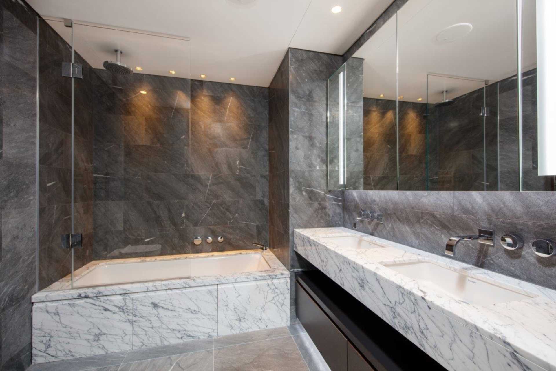 London EC2A 2FA 2 bed flat sales property internal/external image-9