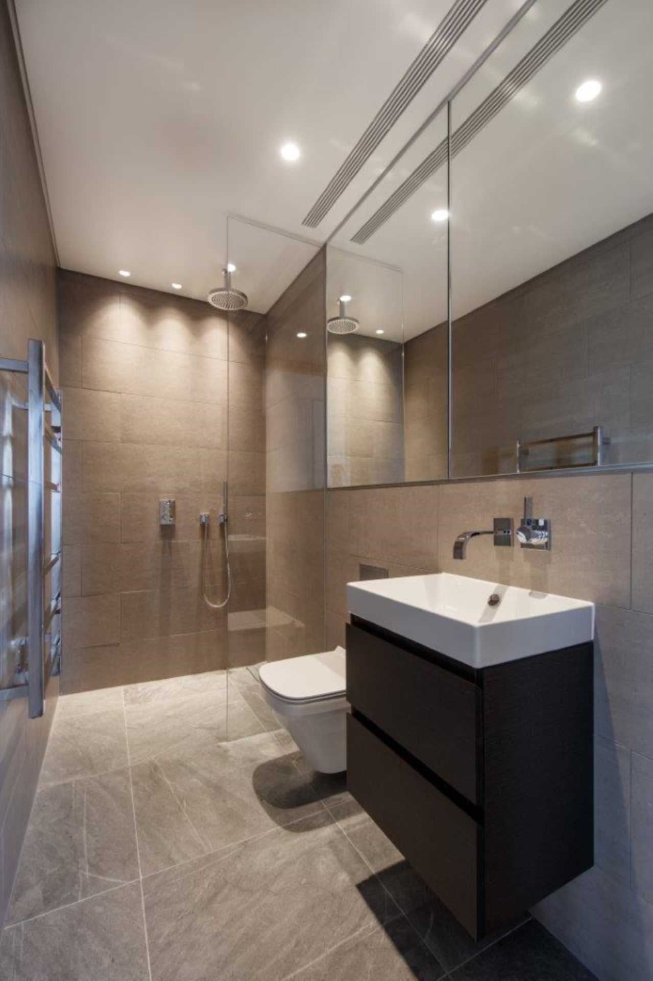 London EC2A 2FA 2 bed flat sales property internal/external image-12