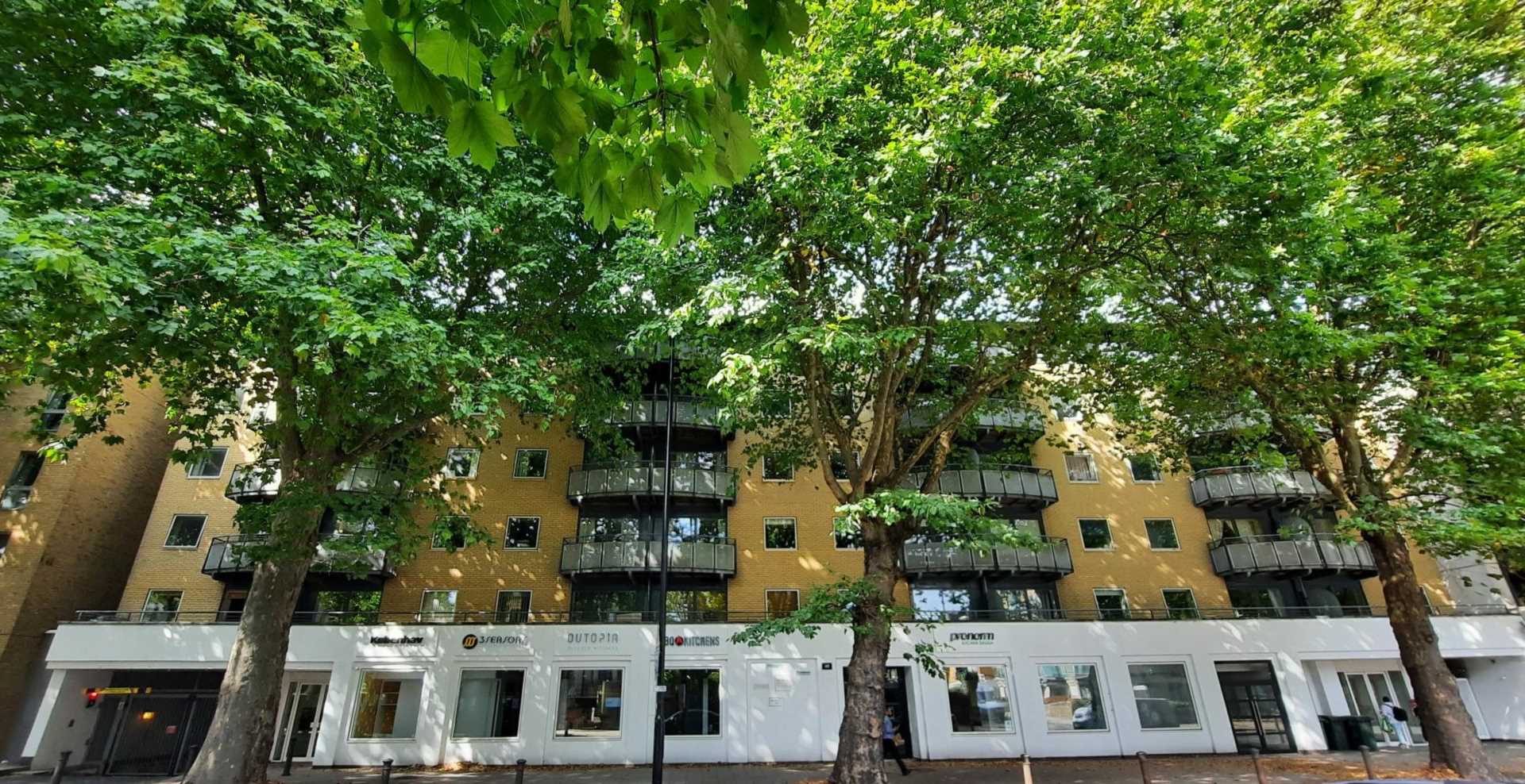 London W4 5RG 2 bed flat sales property internal/external image-1