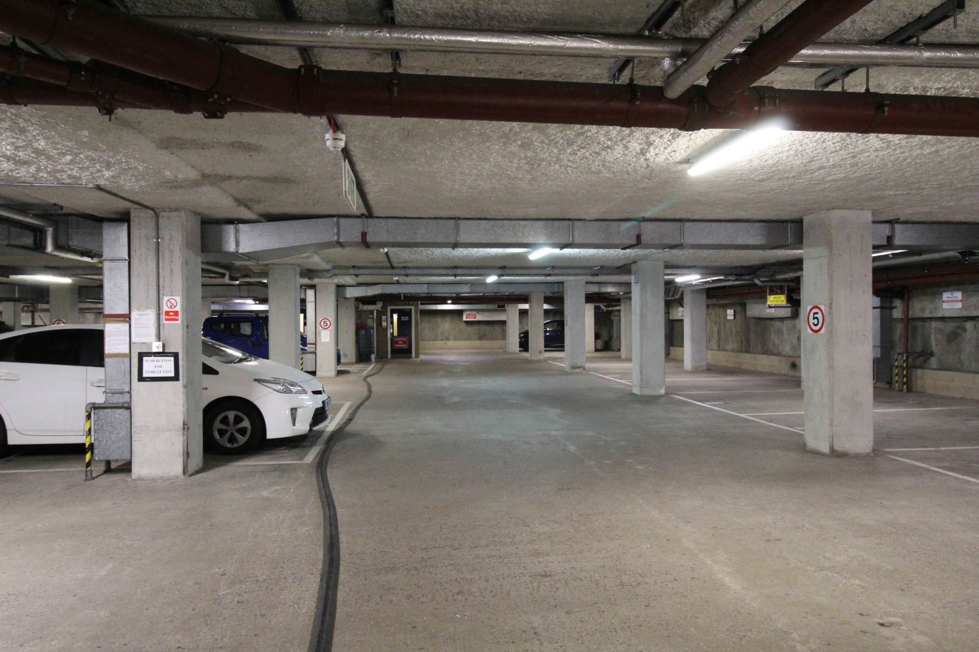 London W4 5RG 2 bed flat sales property internal/external image-23