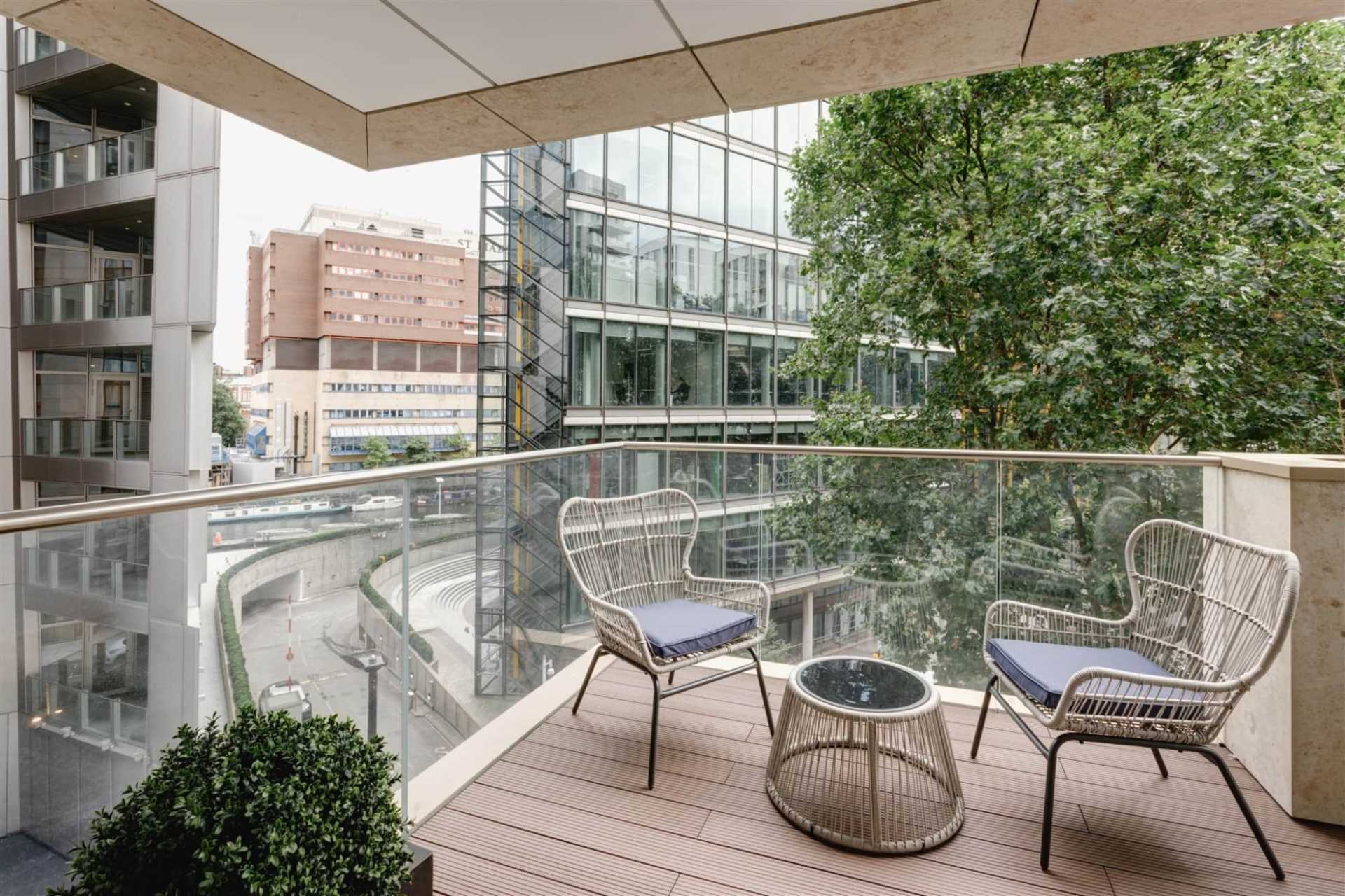 London W2 1NW 1 bed flat sales property internal/external image-4