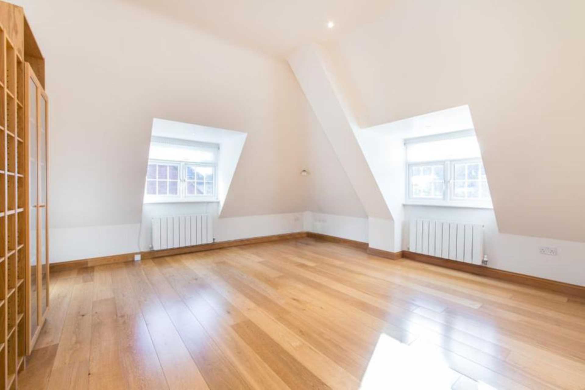 2 bed flat to rent | Beechcroft Avenue, London NW11 Picure-1
