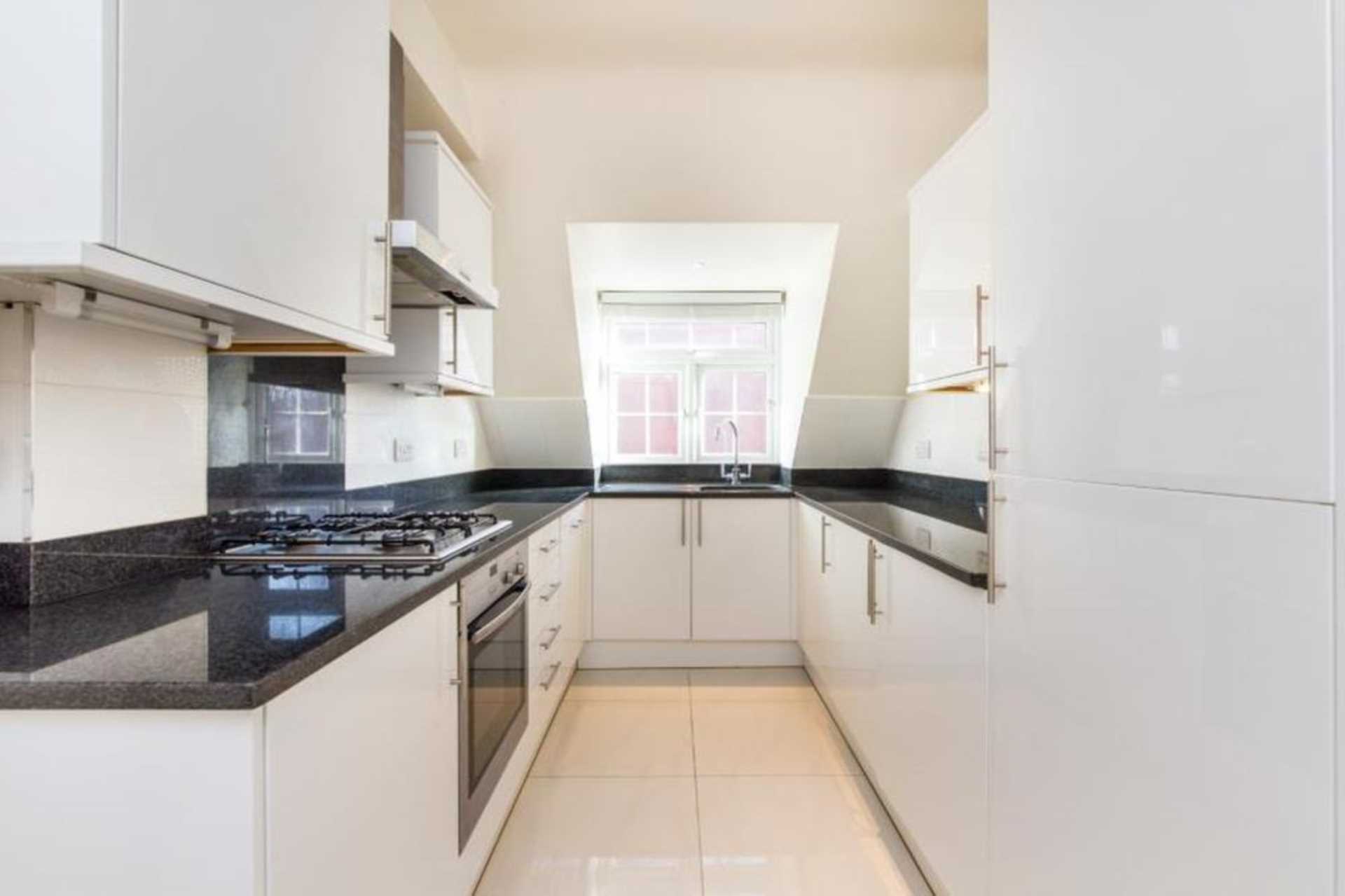 London NW11 8BL 2 bed flat rental property internal/external image-2