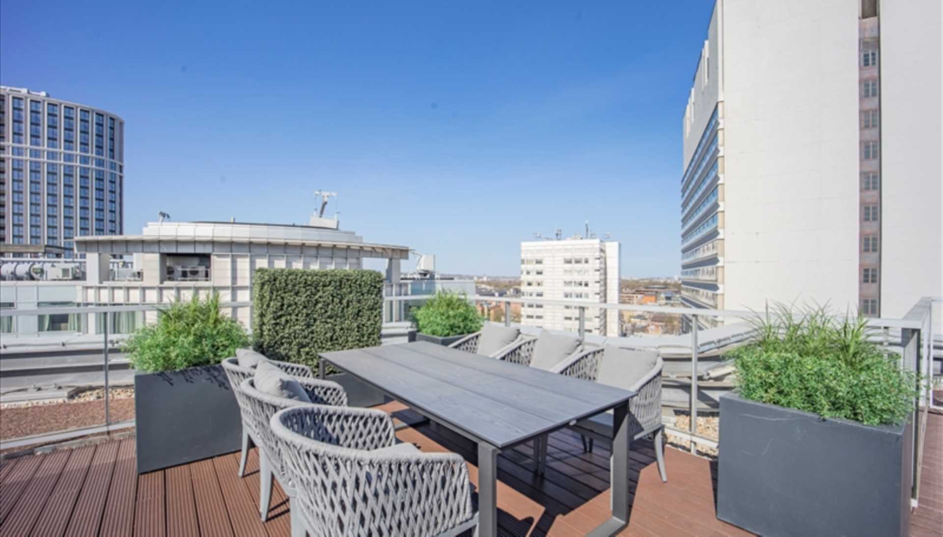 London W2 1AP 4 bed flat rental property internal/external image-12