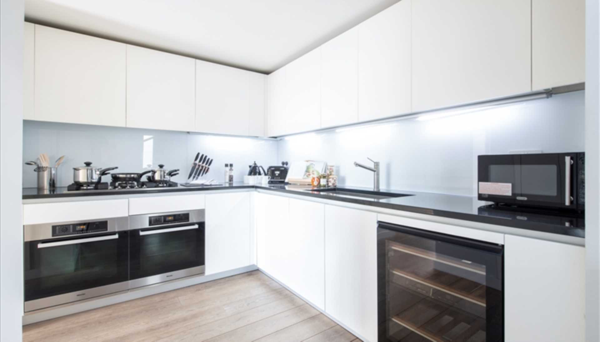 London W2 1AP 4 bed flat rental property internal/external image-8