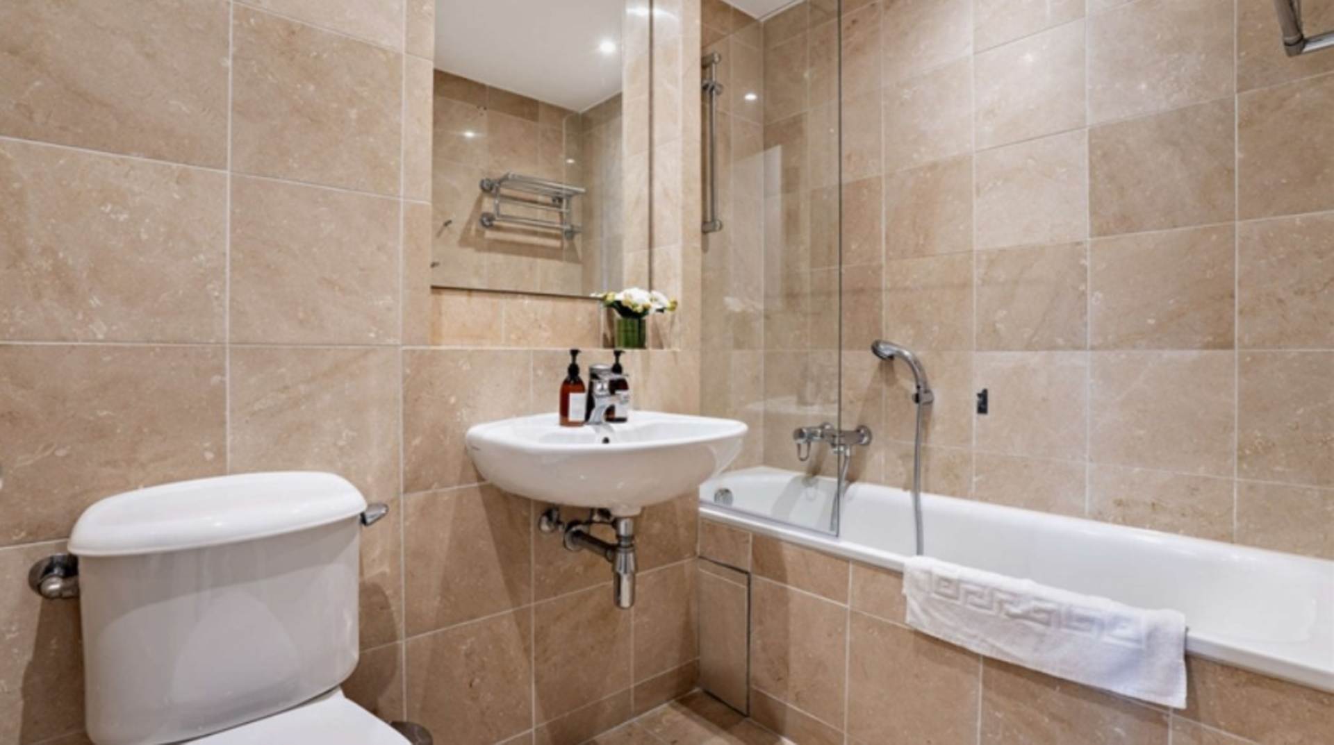 London E14 8RW 2 bed flat rental property internal/external image-7