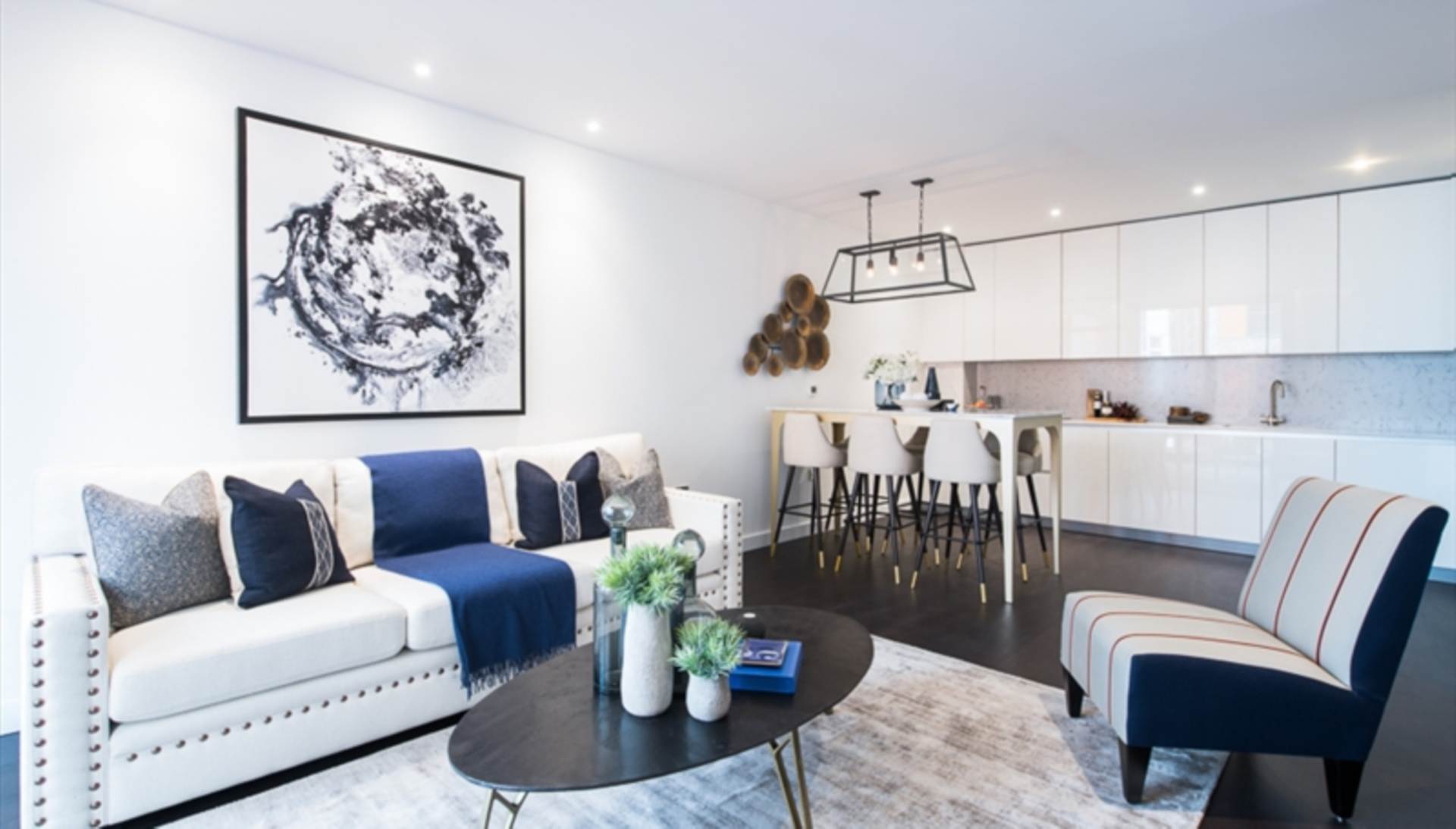 London SW11 7AG 3 bed flat rental property internal/external image-1