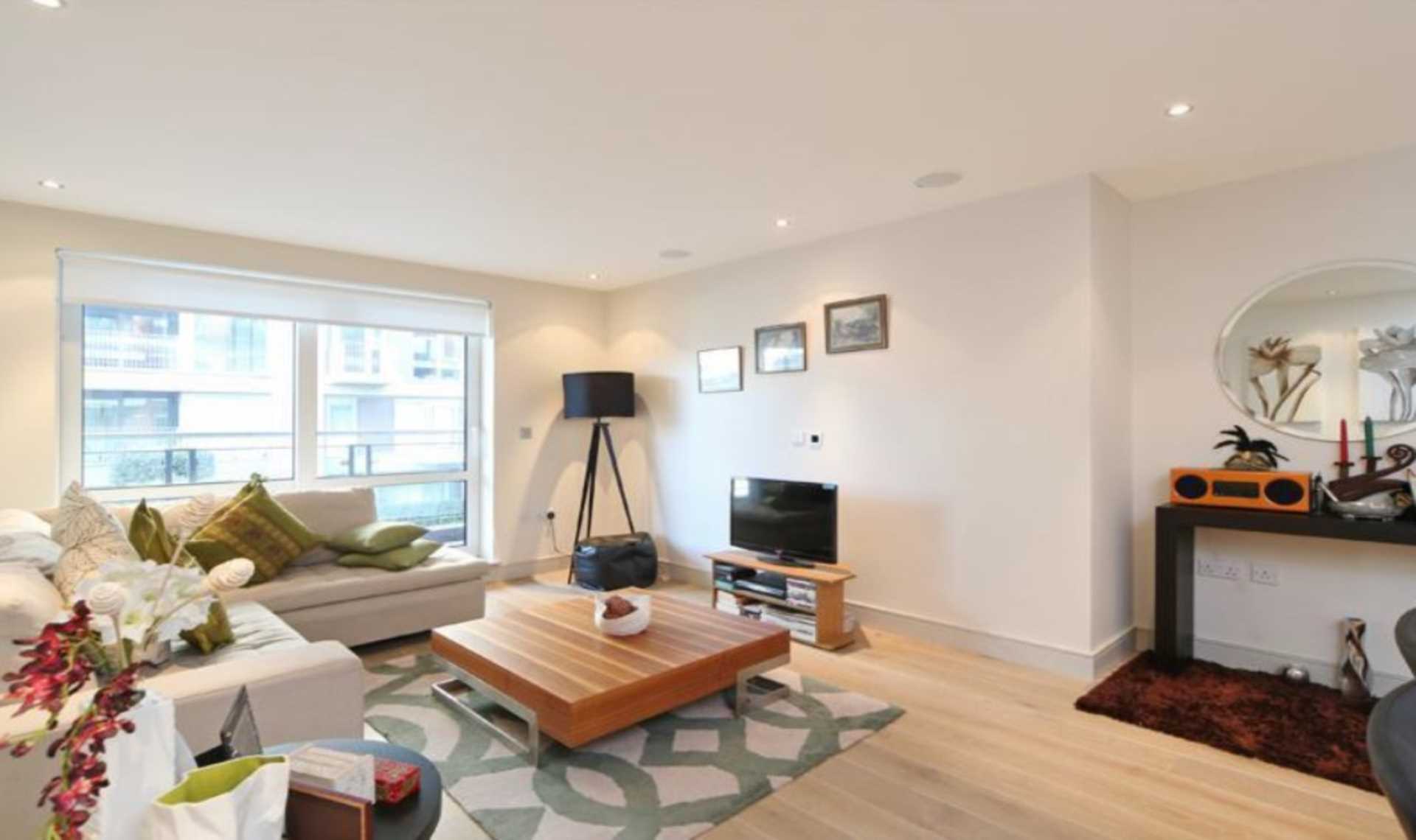 London SW6 2FB 2 bed flat sales property internal/external image-1