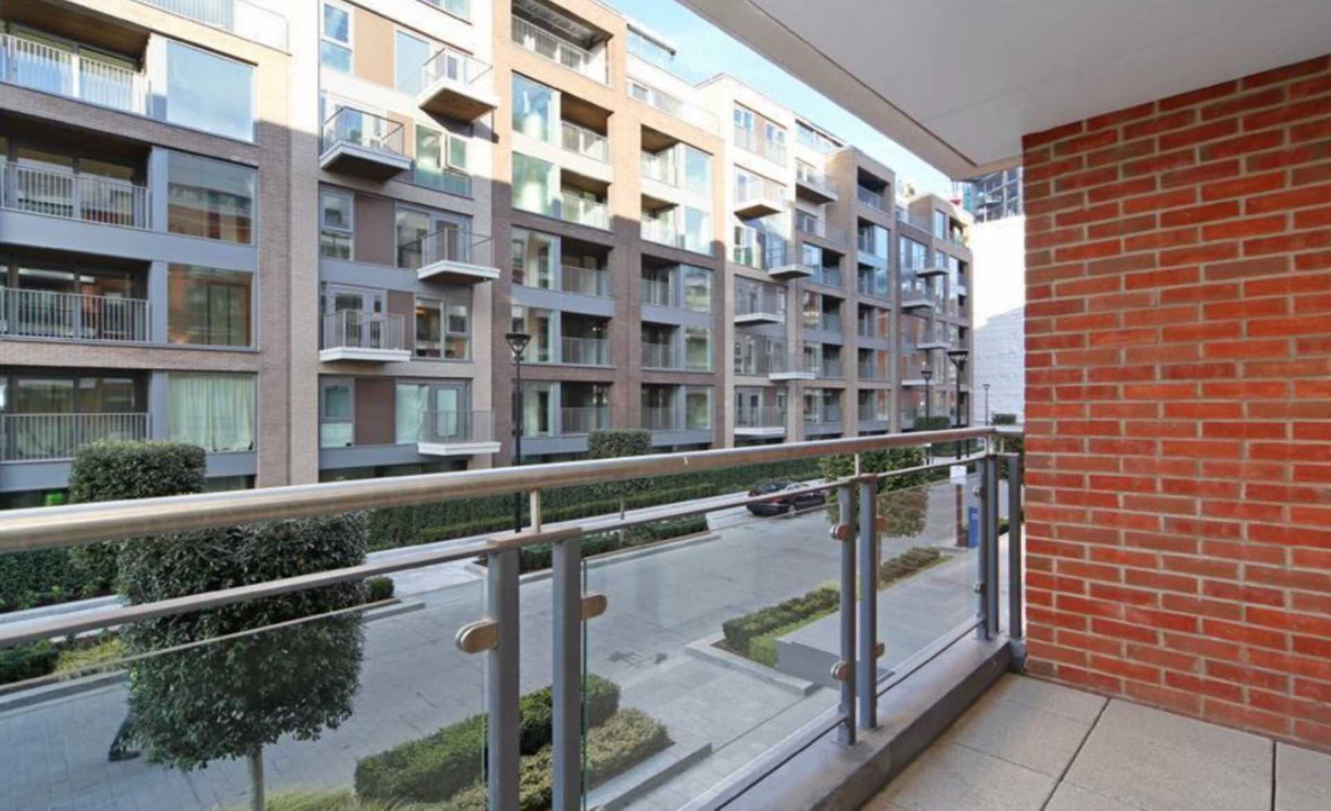 London SW6 2FB 2 bed flat sales property internal/external image-7