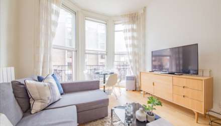2 bed flat to rent in London W1U