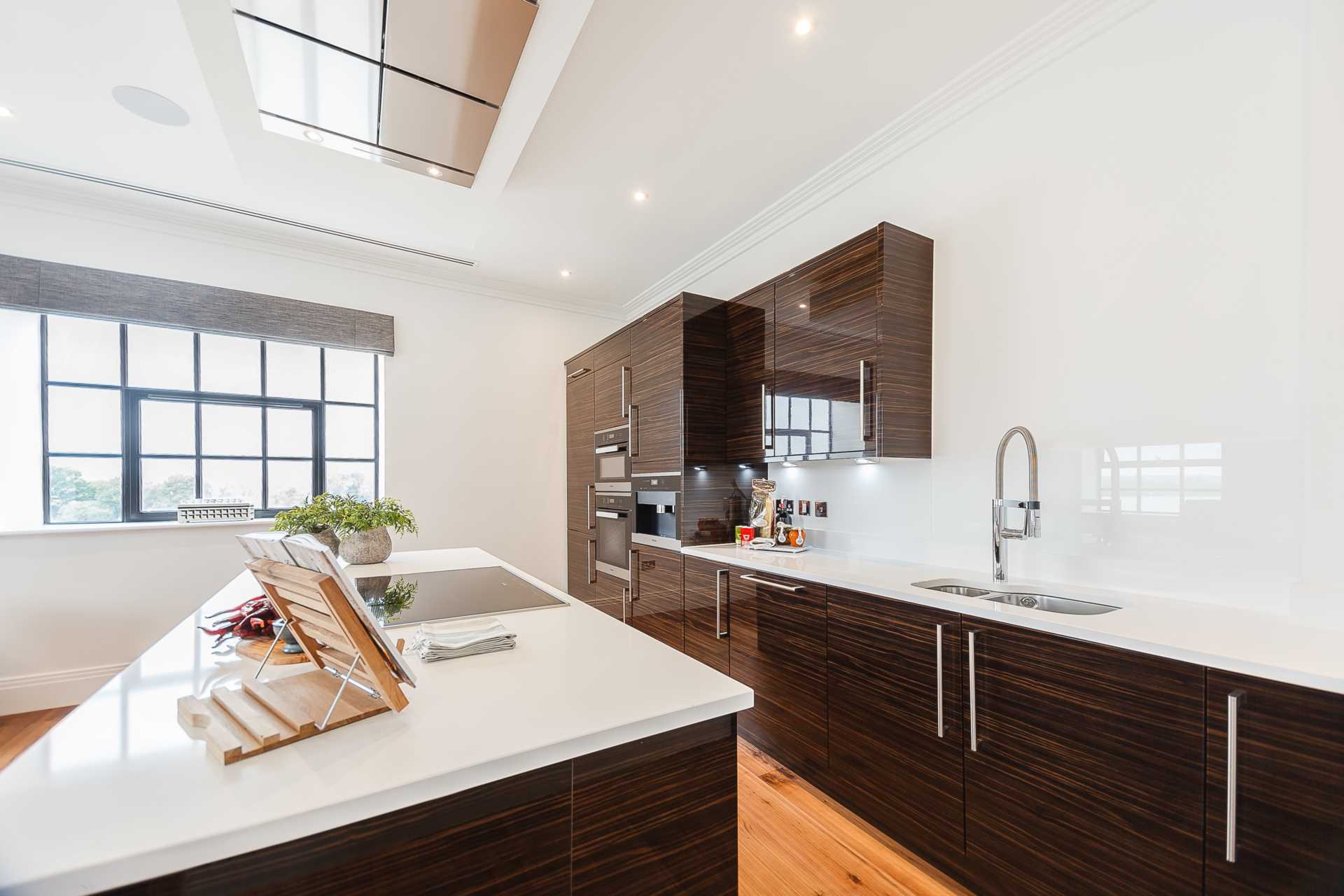 London W6 9UF 3 bed penthouse rental property internal/external image-2