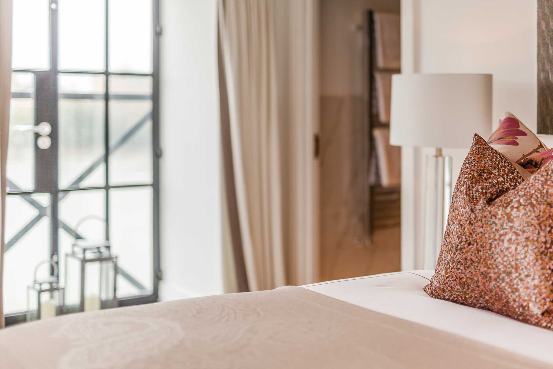 London W6 9UF 3 bed penthouse rental property internal/external image-5