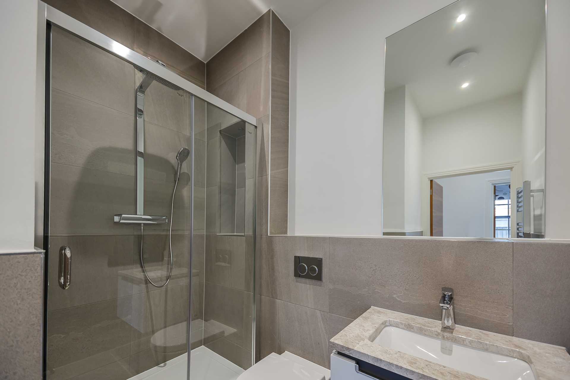 London W6 9UF 3 bed penthouse rental property internal/external image-8