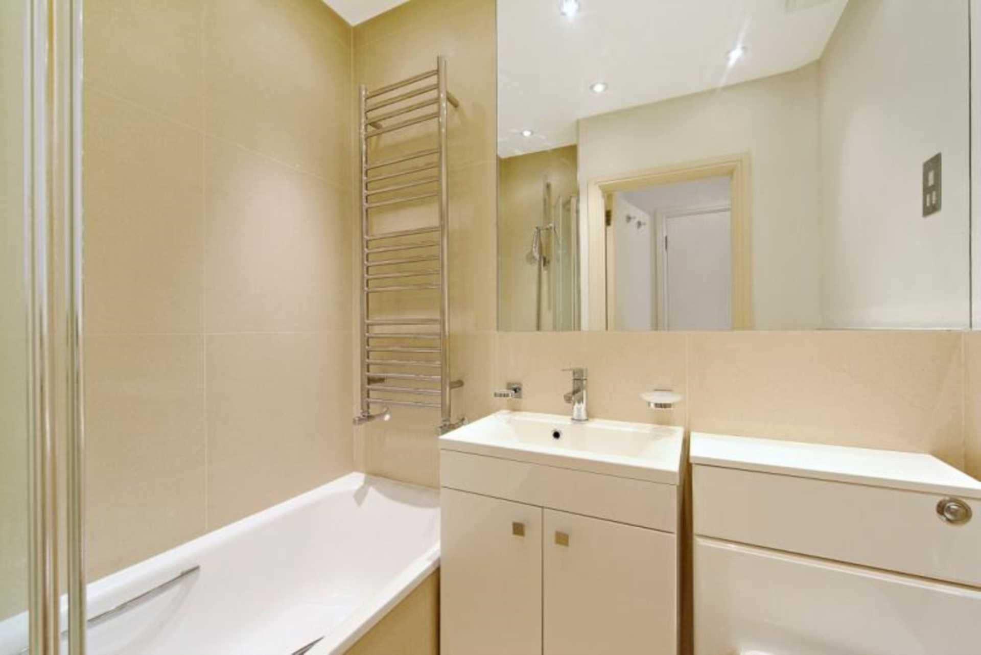 London SW3 3AX 1 bed flat rental property internal/external image-6