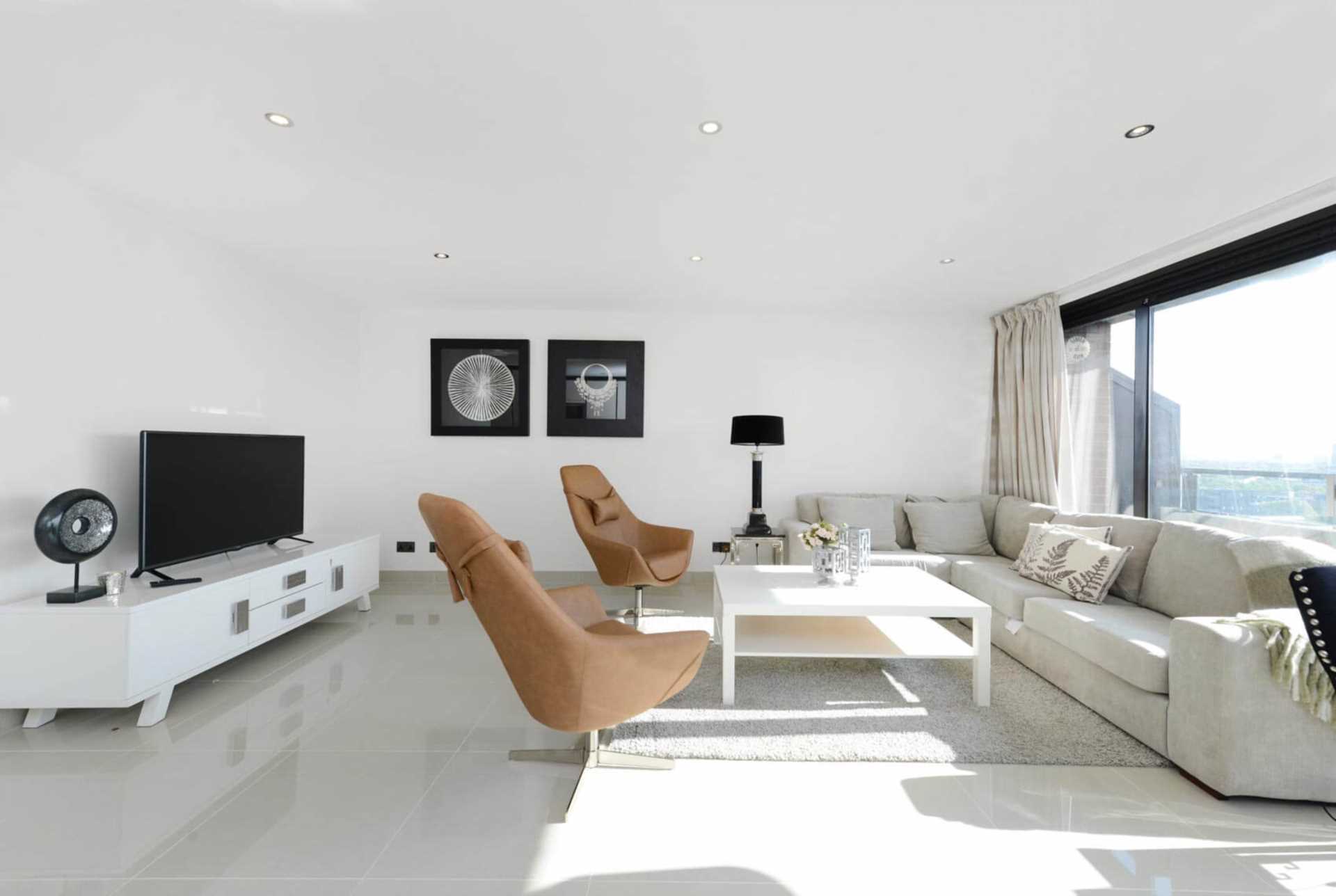 London NW3 6HT 2 bed flat rental property internal/external image-3