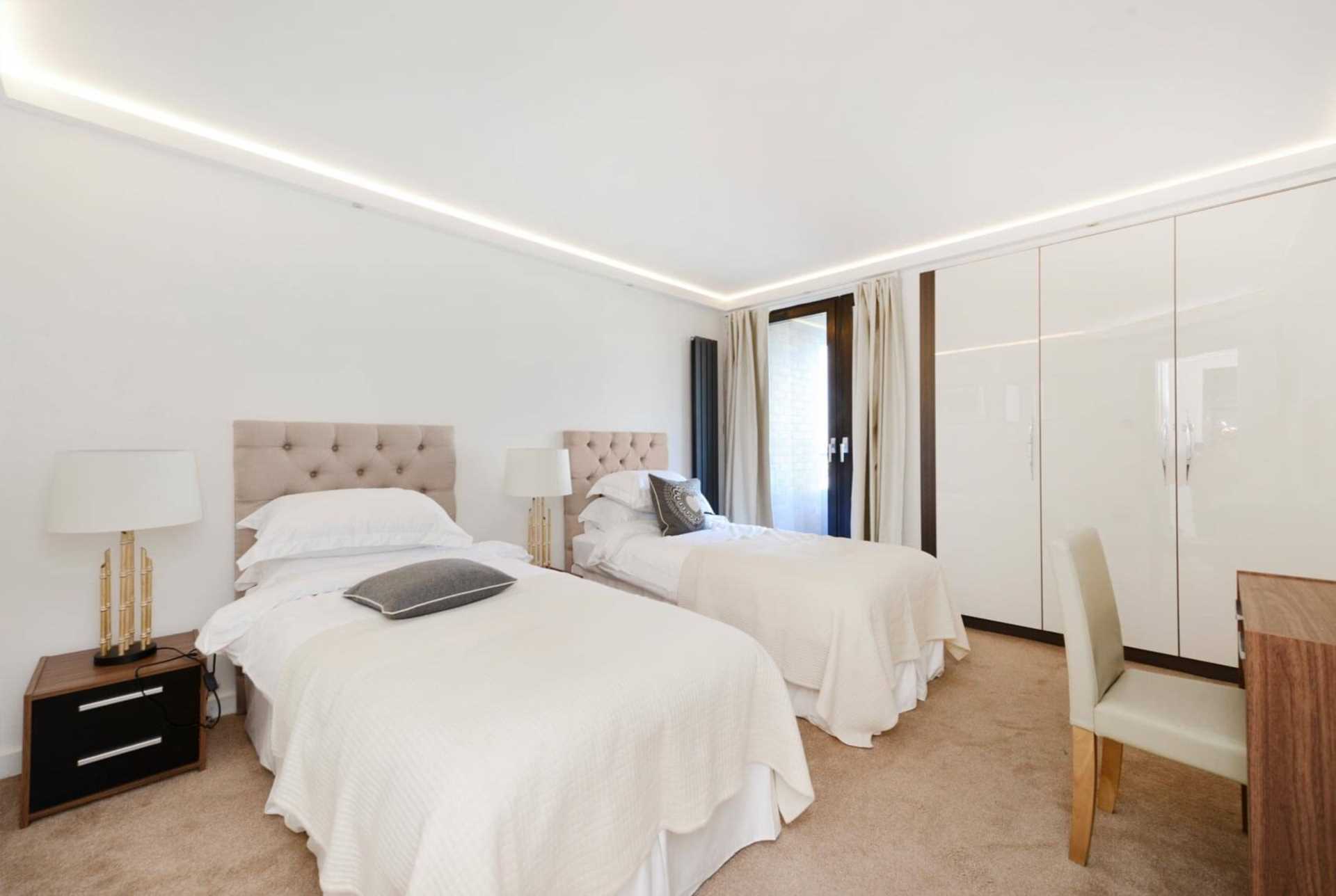 London NW3 6HT 2 bed flat rental property internal/external image-6