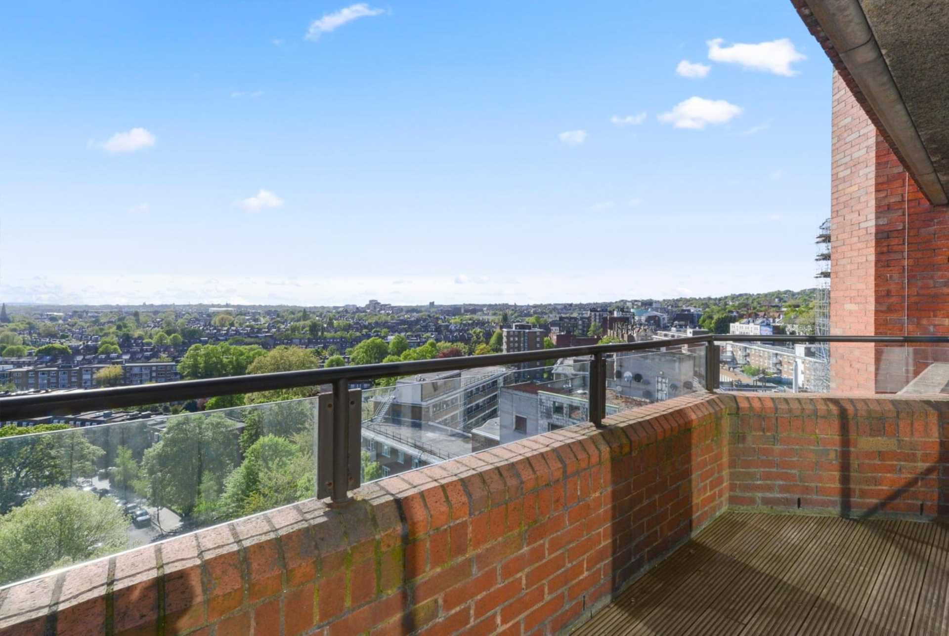 London NW3 6HT 2 bed flat rental property internal/external image-9