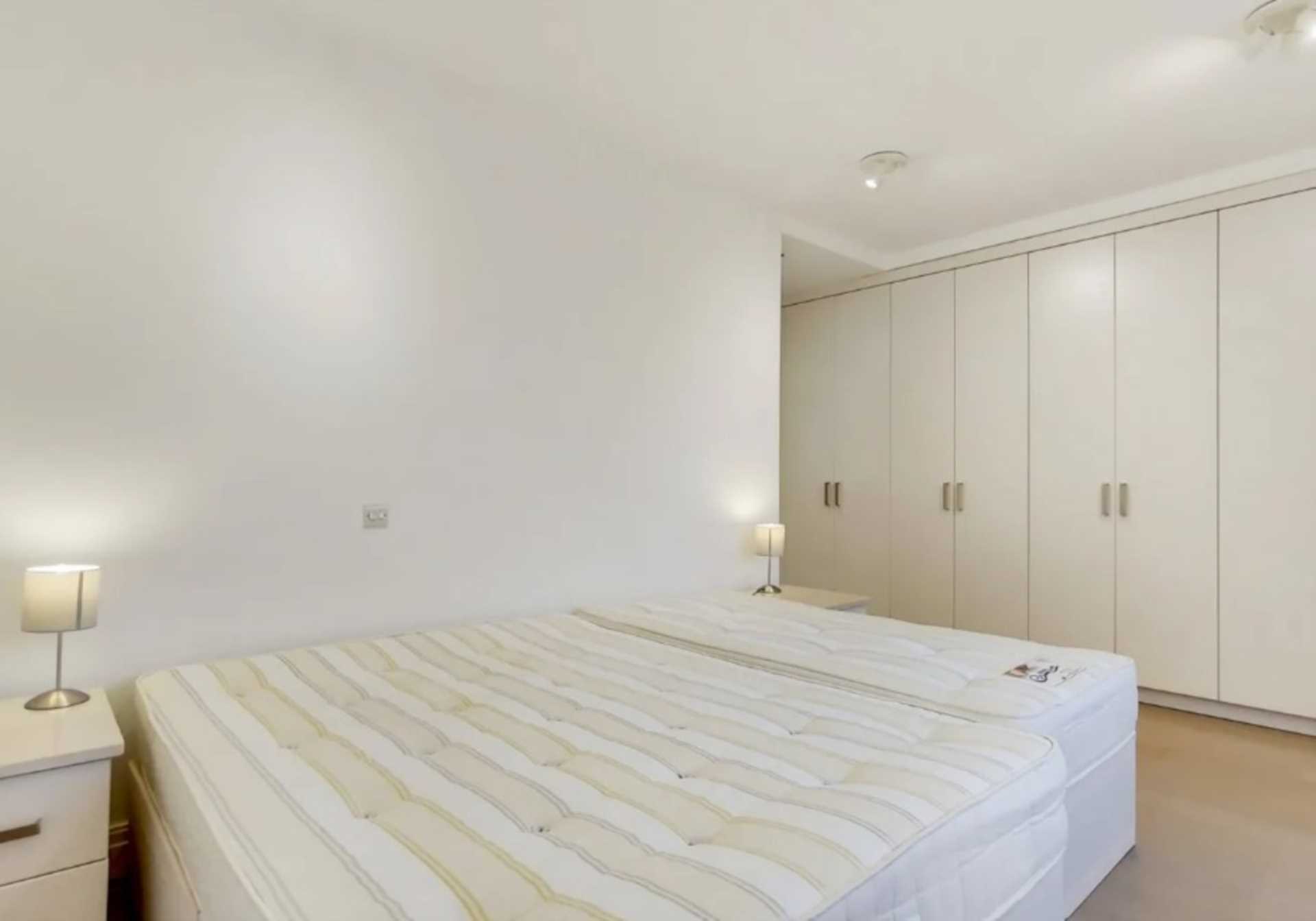 London W5 3XA 3 bed flat rental property internal/external image-3