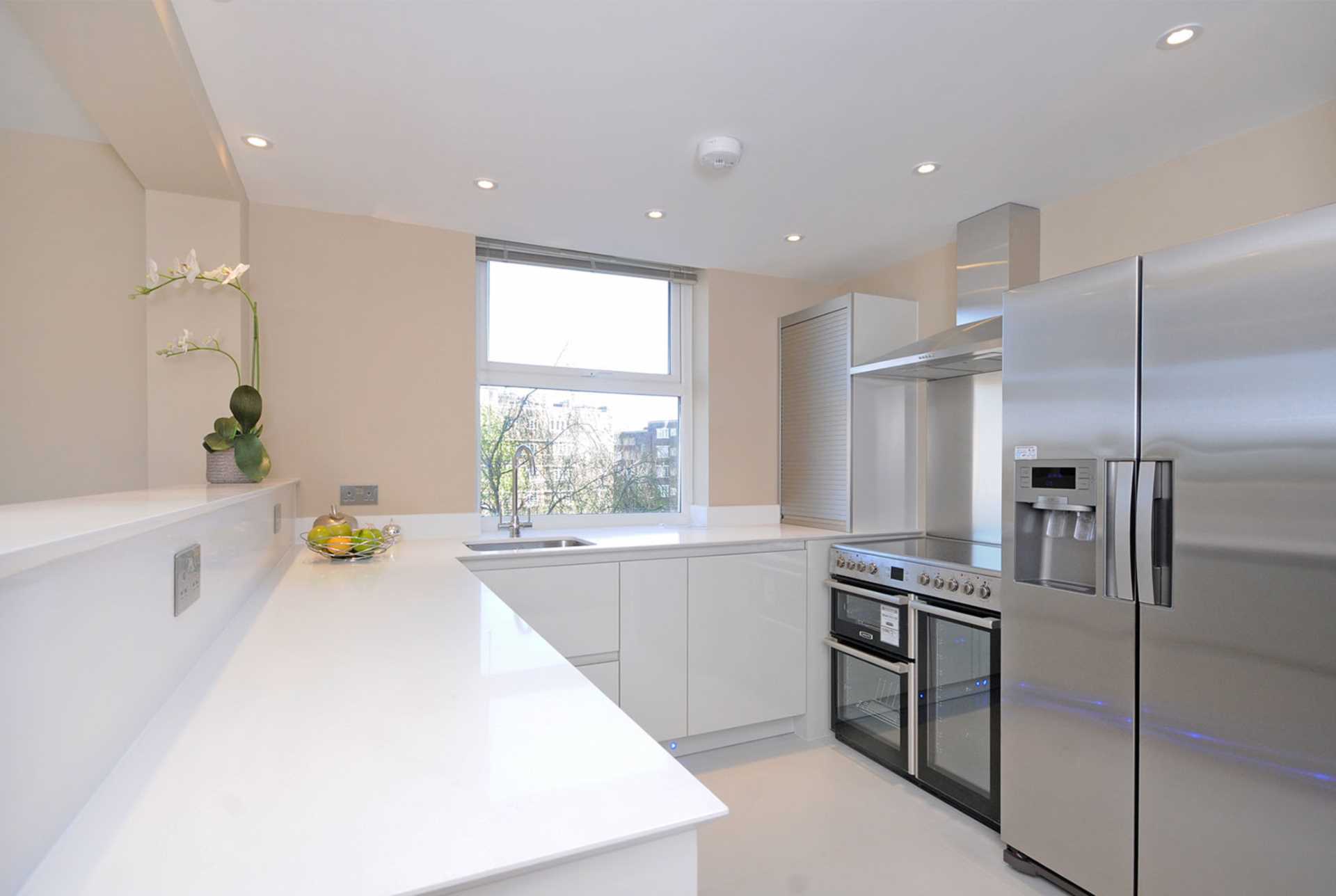 London NW8 6NL 3 bed flat rental property internal/external image-1