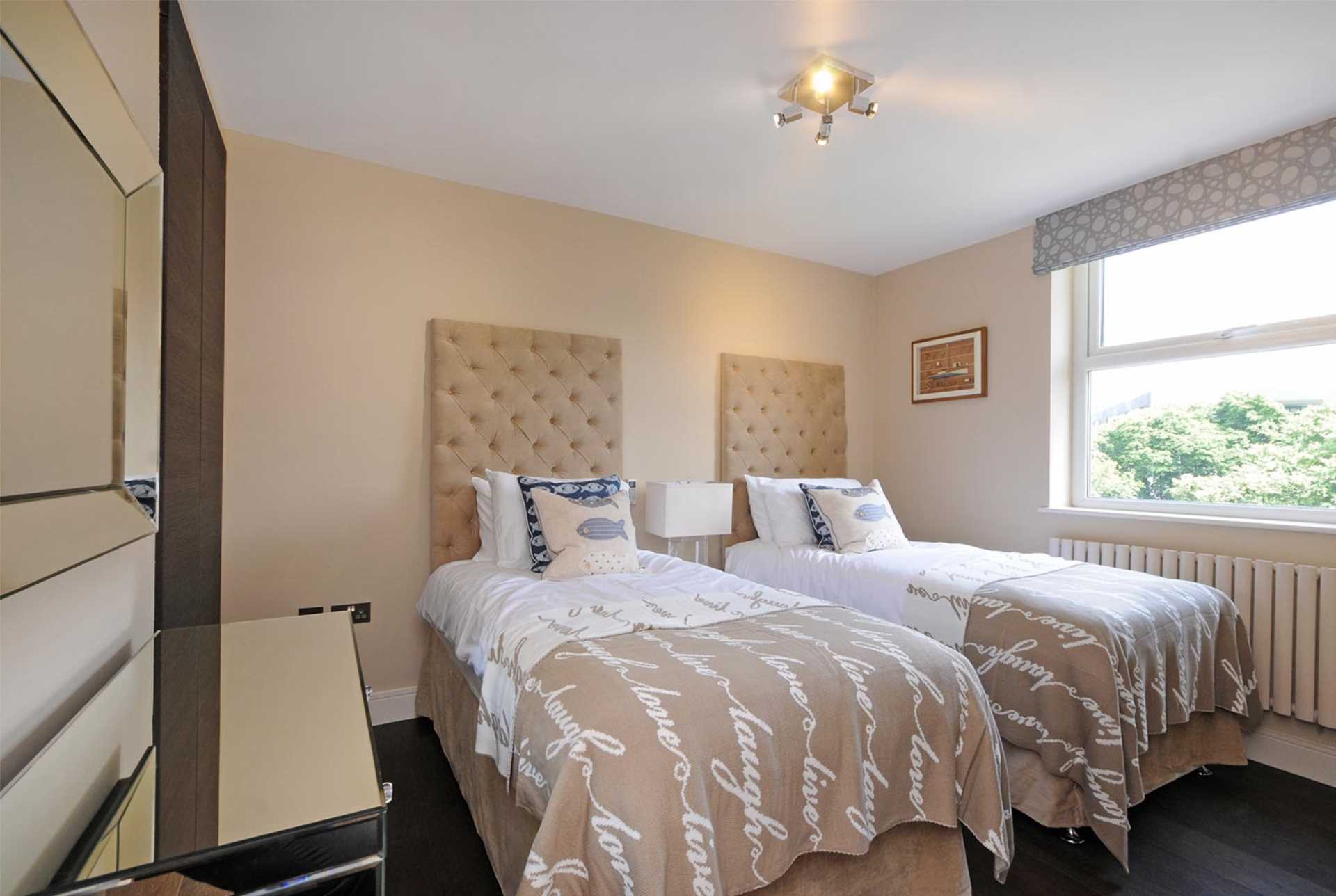 London NW8 6NG 3 bed flat rental property internal/external image-5