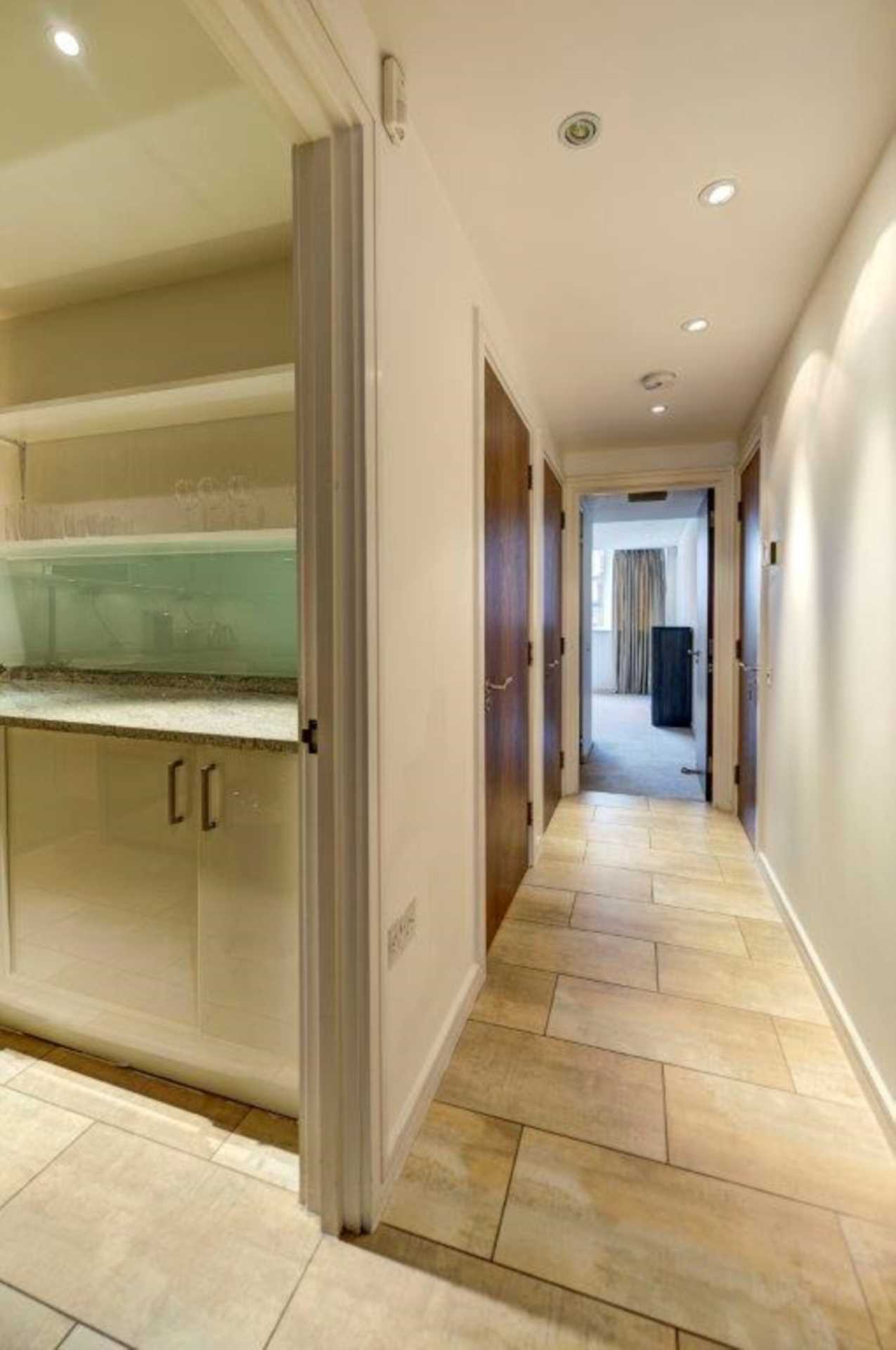 London W8 5EH 1 bed flat rental property internal/external image-2