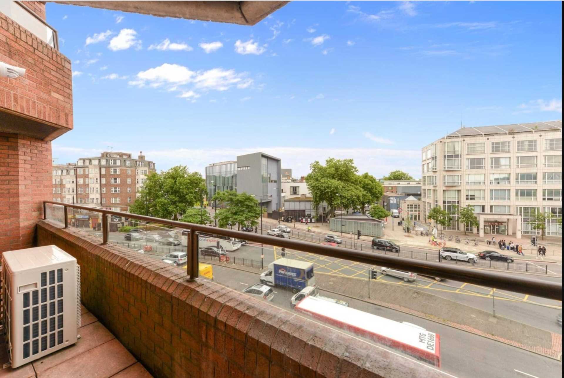 London NW3 6HT 2 bed flat rental property internal/external image-9